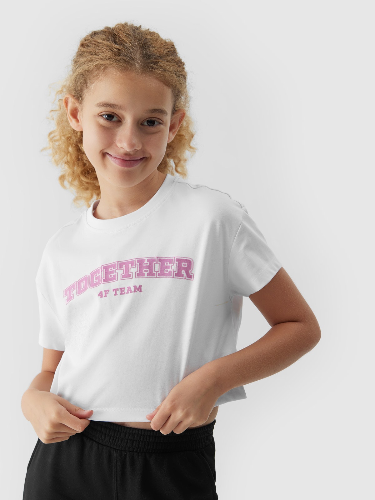 T-shirt crop-top z nadrukiem dziewczęcy