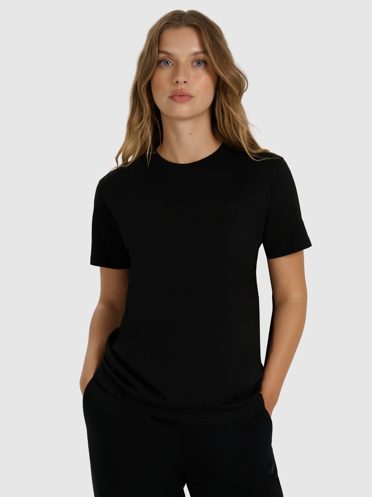 4F T-shirt regular gładki damski - czarny M