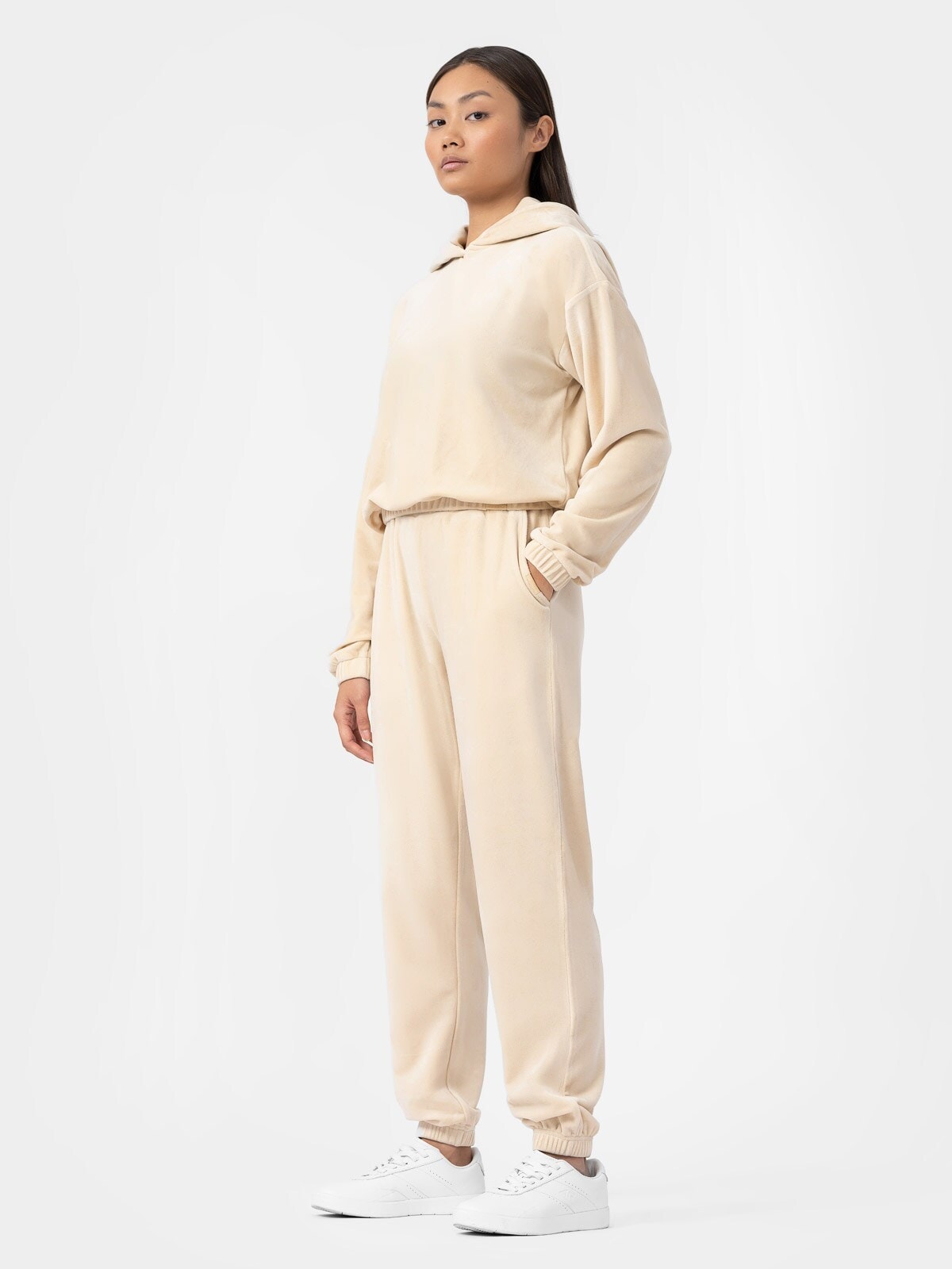 Welurowe spodnie dresowe joggery damskie