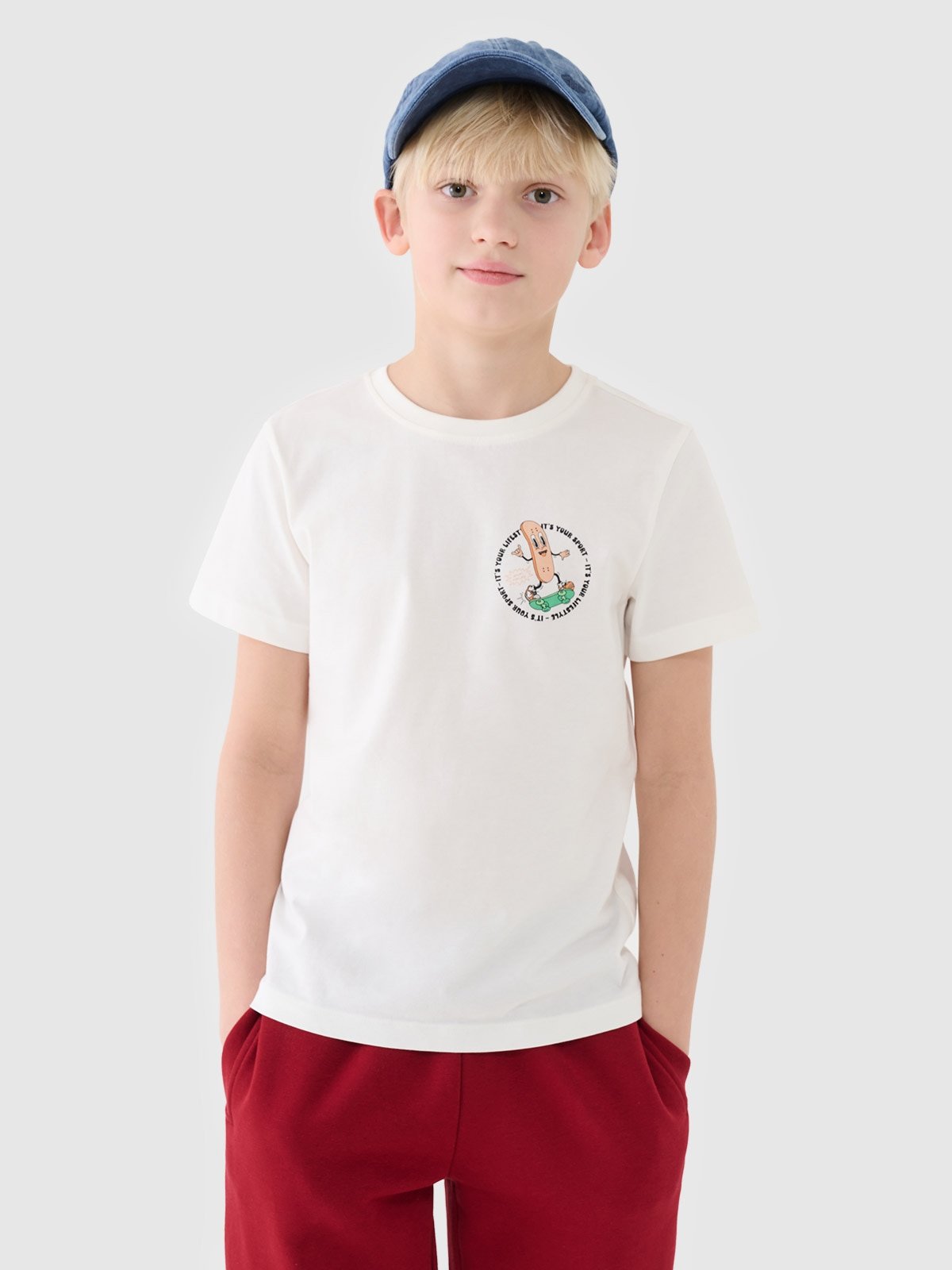 4F T-shirt regular z nadrukiem chłopięcy - biały 122 (6-7 lat)