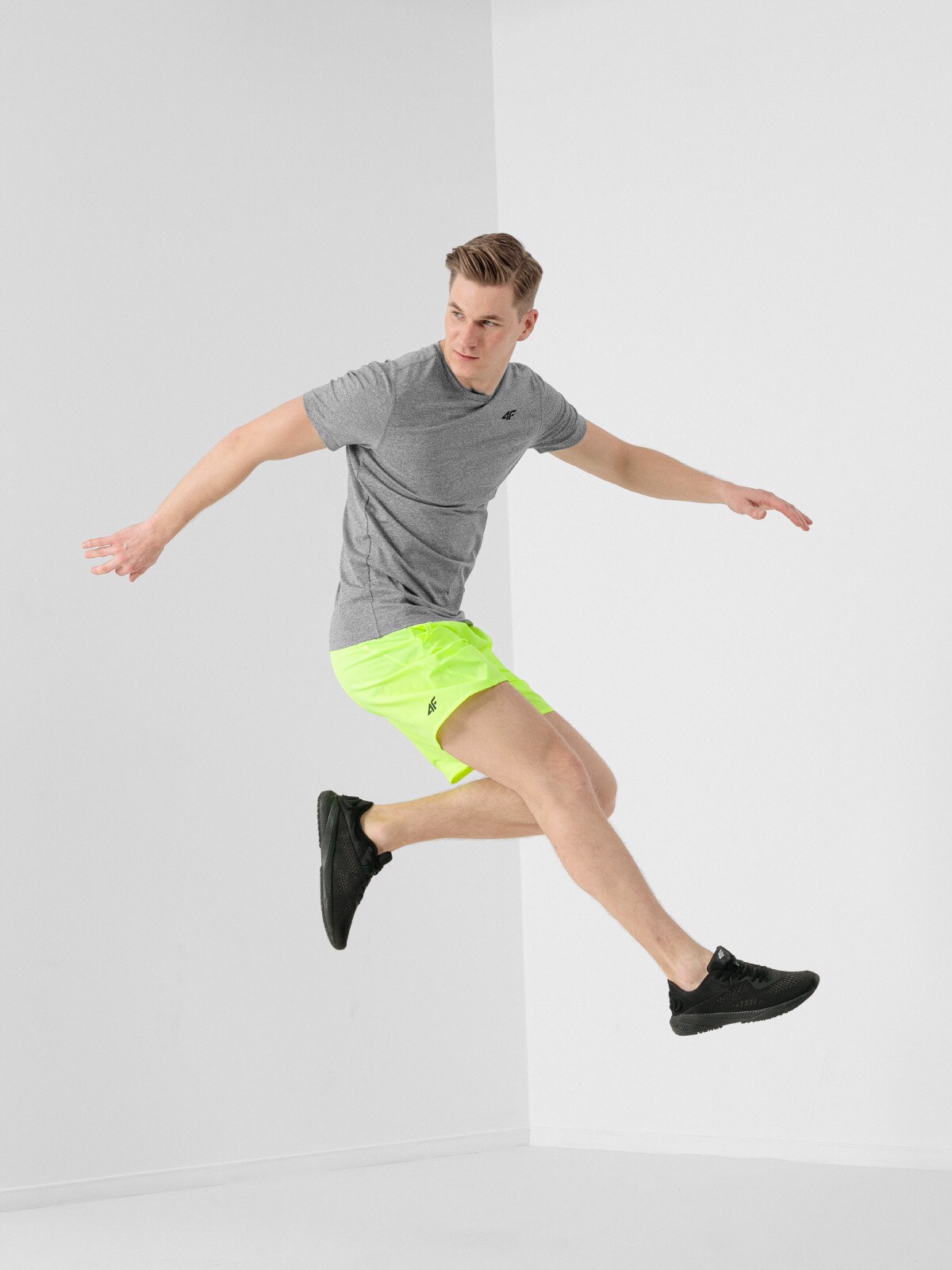 Koszulka treningowa regular szybkochnąca męska - szara