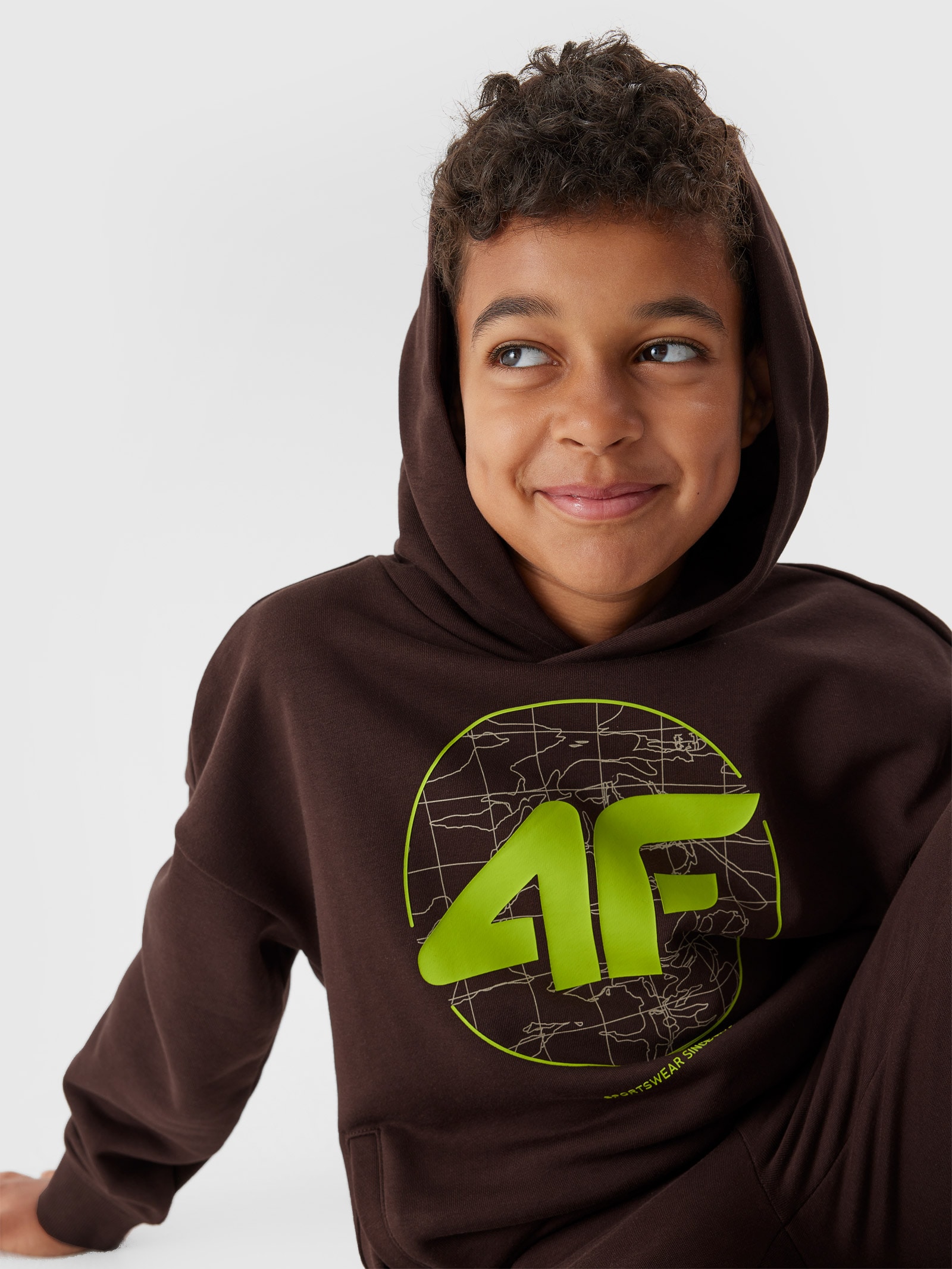 Bluza dresowa nierozpinana z kapturem chłopięca