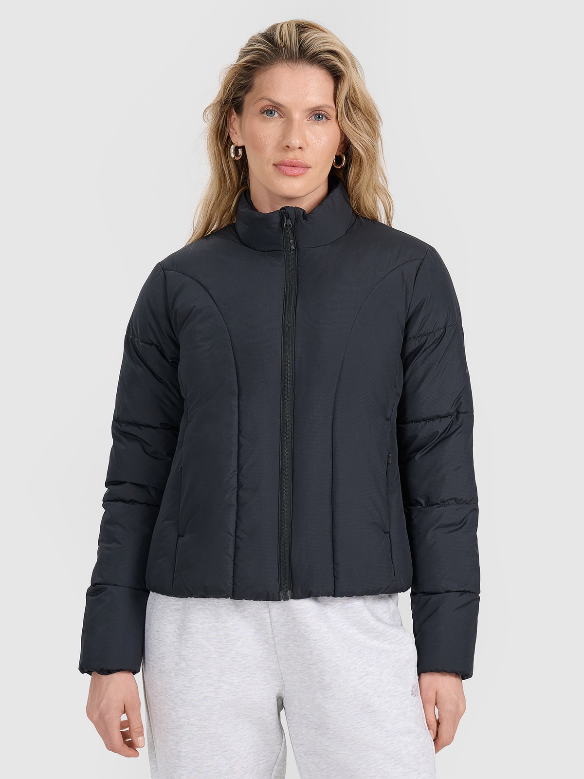 4F Kurtka puchowa z wypełnieniem syntetycznym damska - czarna S