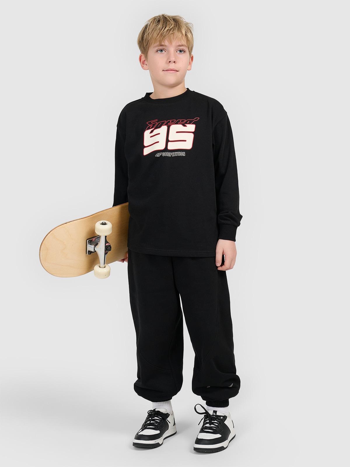 4F Bluza dresowa loose bez kaptura chłopięca - czarna 134/140 (8-10 lat)