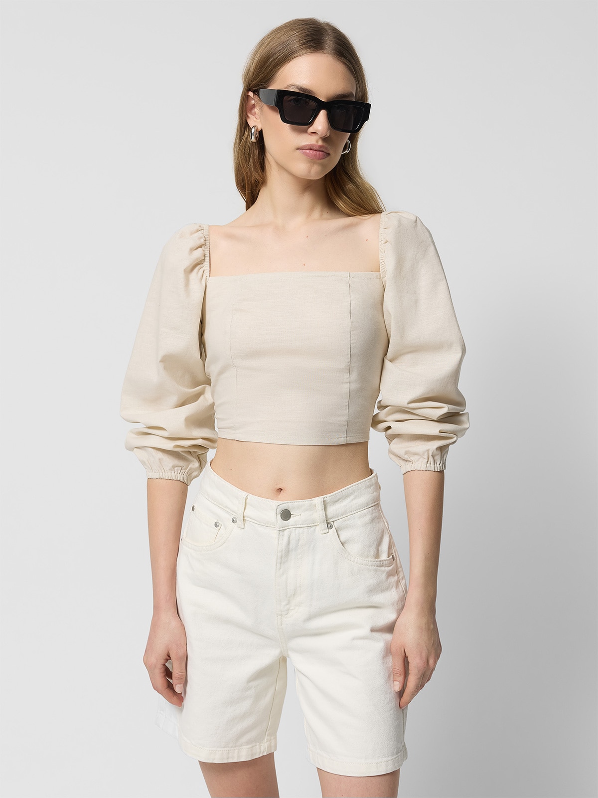 Koszula crop z lnem damska Outhorn - beżowa