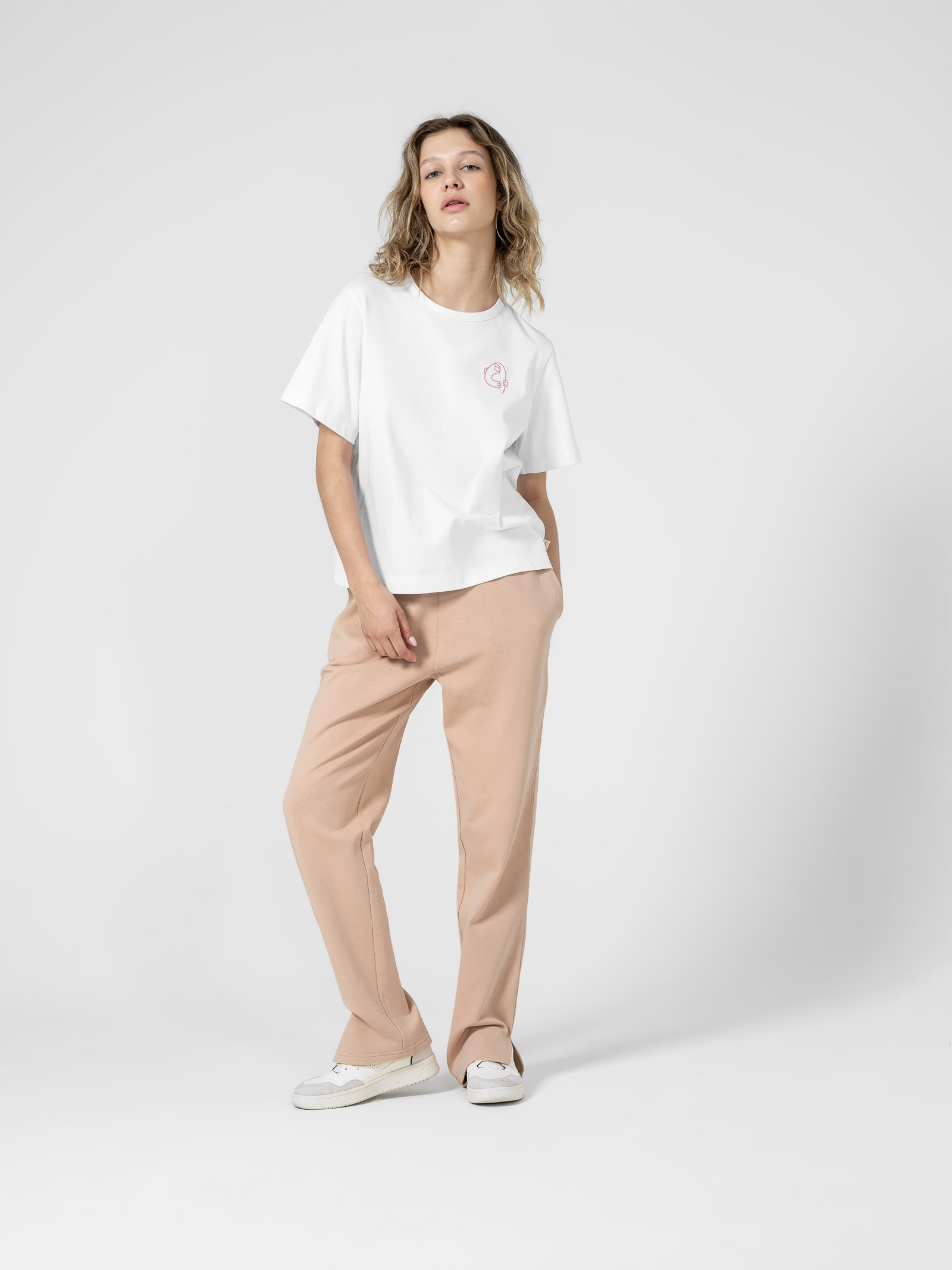 Spodnie dresowe damskie Outhorn - beżowe