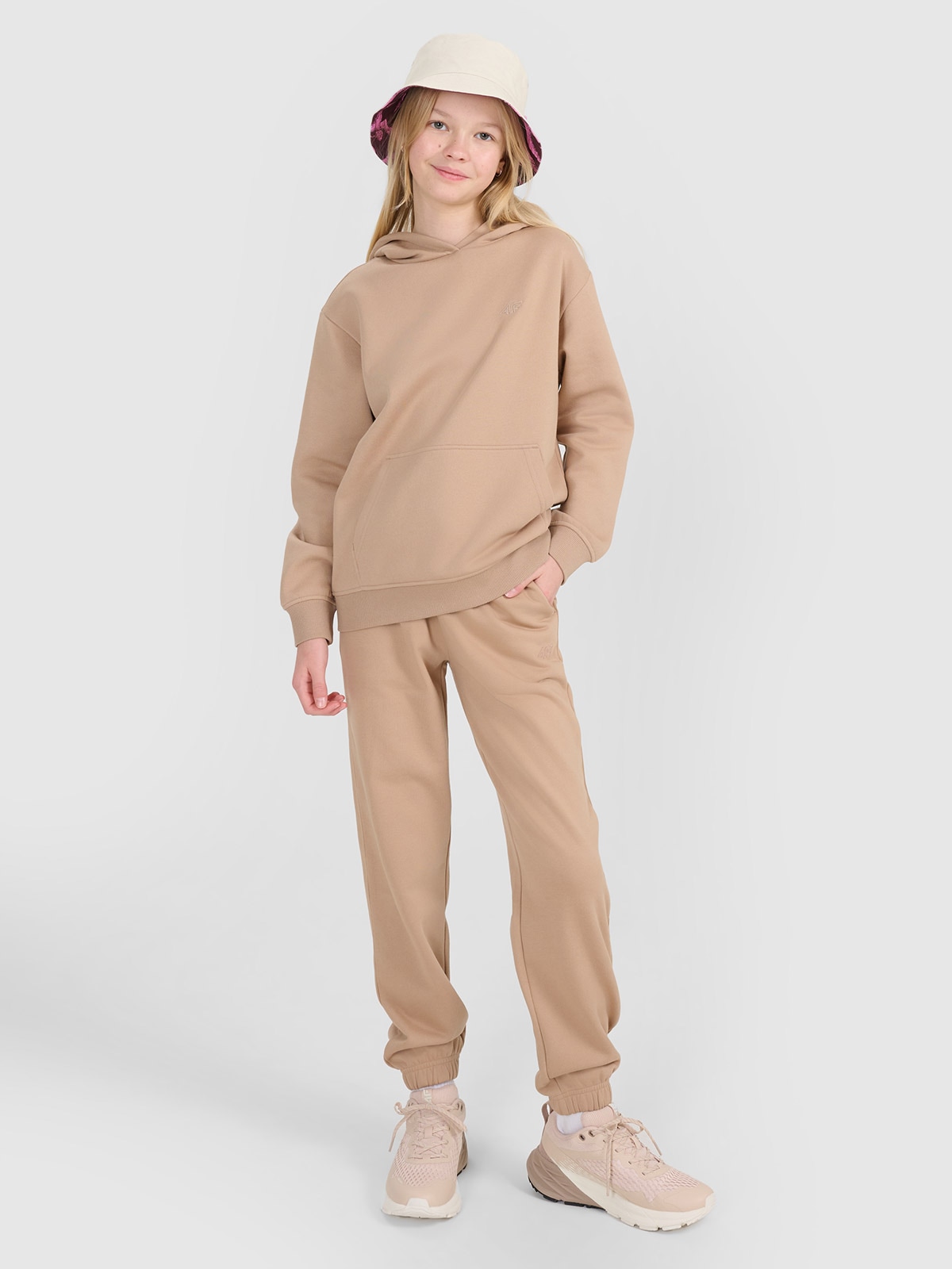4F Spodnie dresowe joggery dziewczęce - beżowe 164 (13-14 lat)