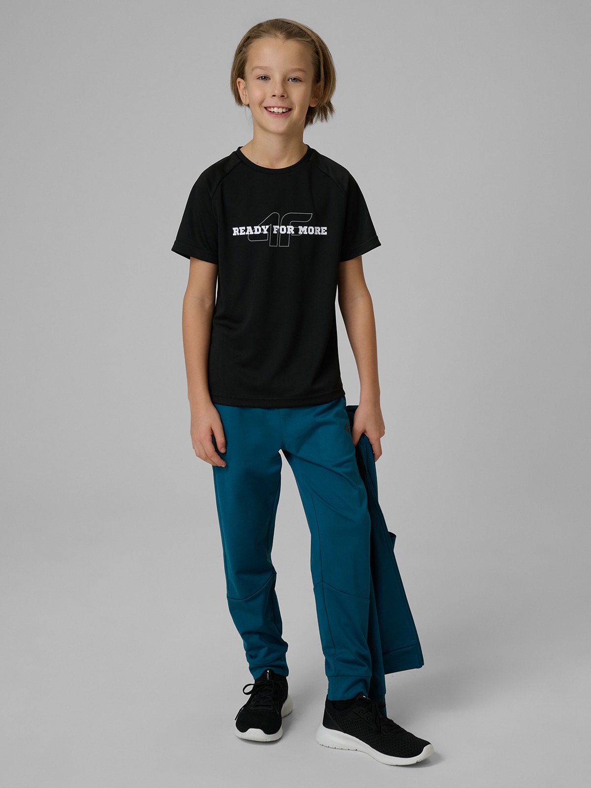 4F Koszulka sportowa szybkoschnąca chłopięca - czarna 122/128 (6-8 lat)