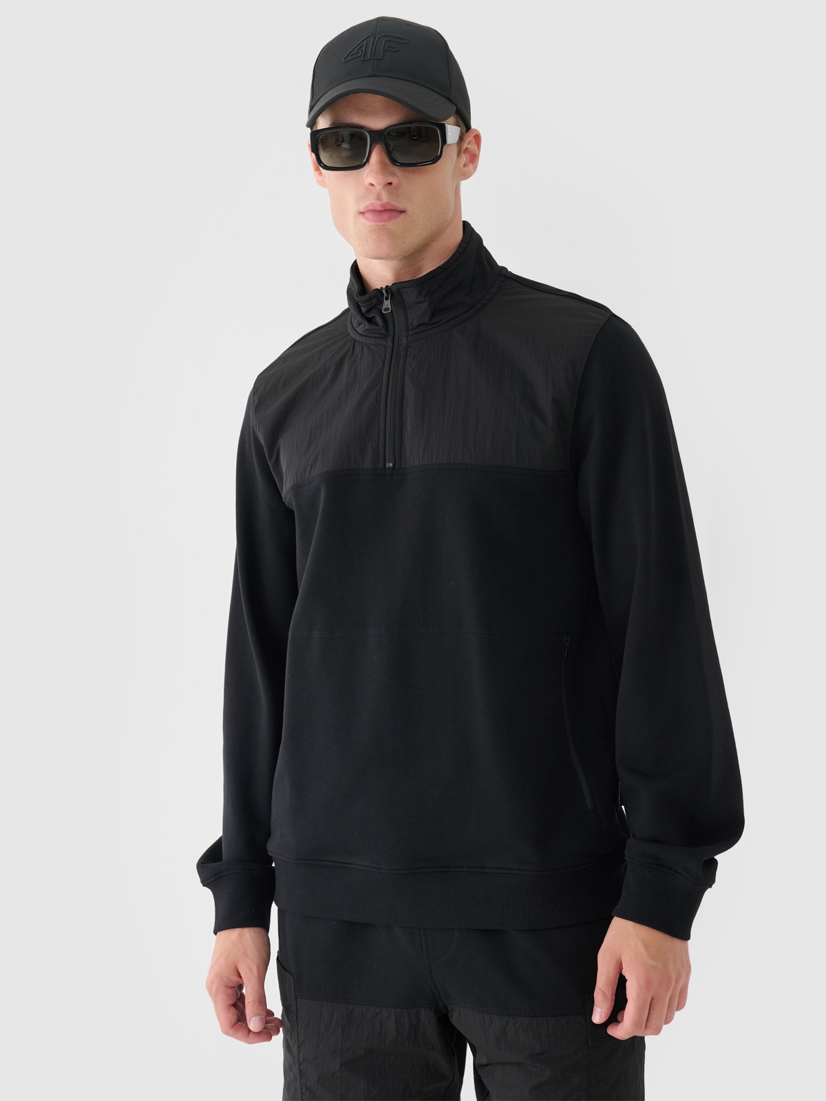 4F Bluza dresowa nierozpinana bez kaptura męska - czarna L