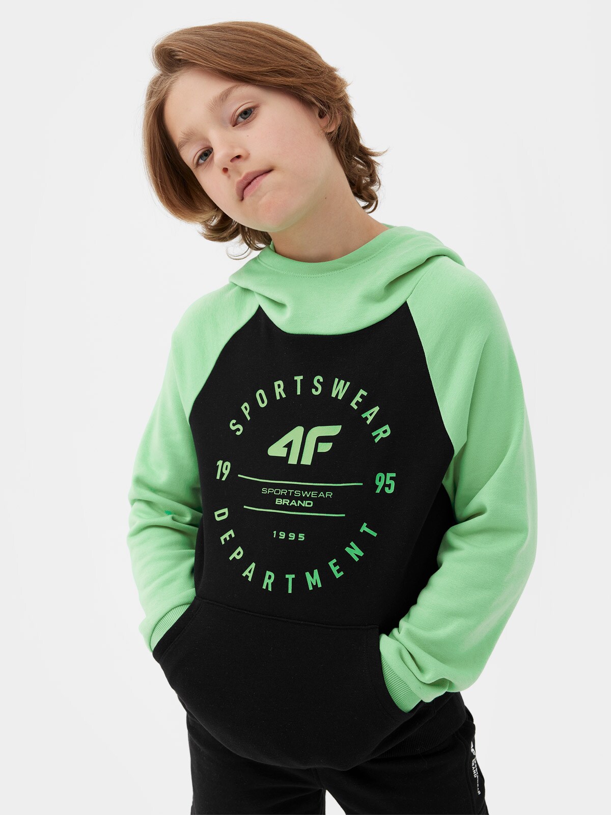 Bluza dresowa nierozpinana z kapturem chłopięca