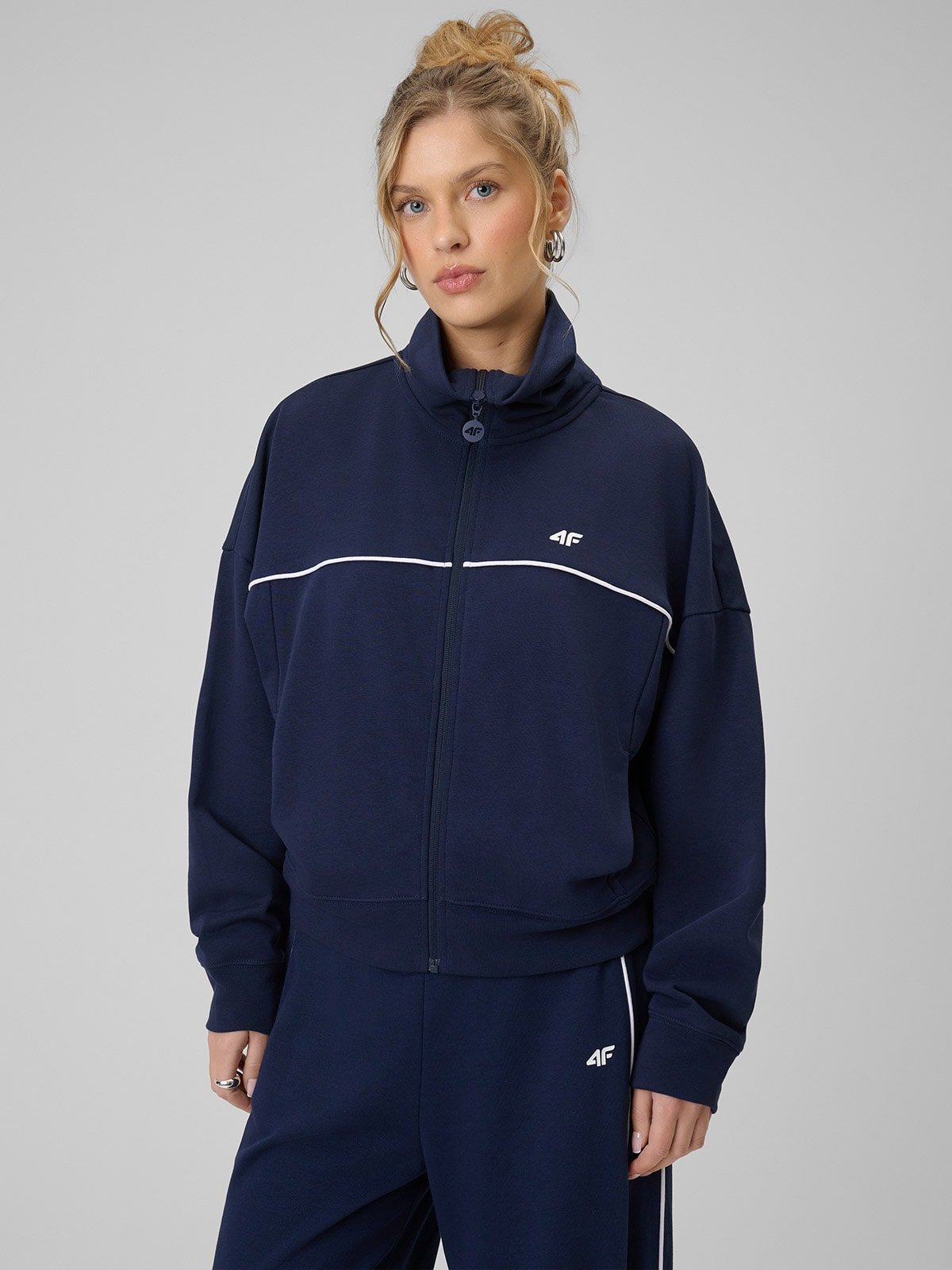 4F Bluza dresowa regular bez kaptura damska - granatowa L