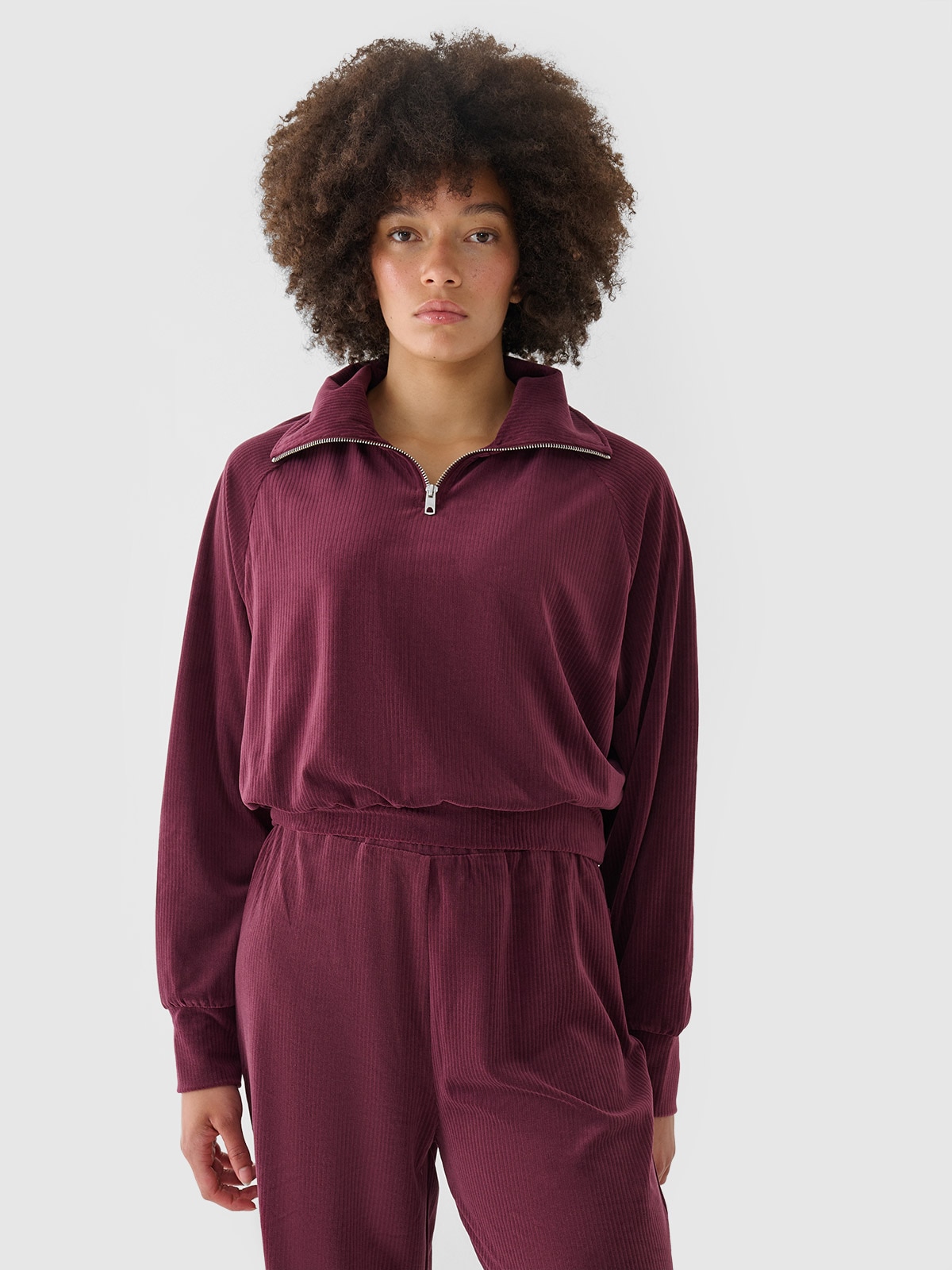 4F Bluza dresowa z weluru nierozpinana bez kaptura damska - czerwona XL