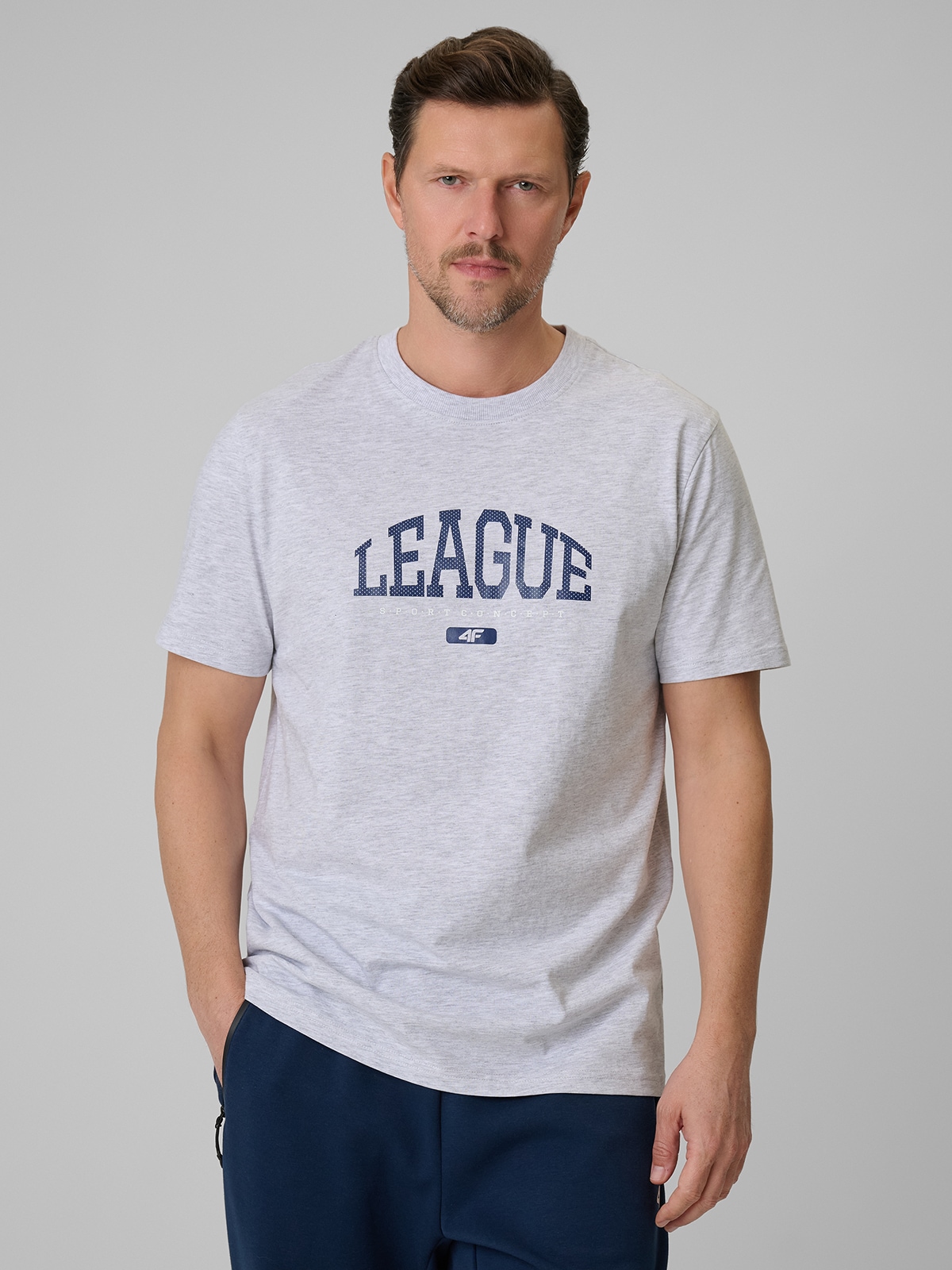 4F T-shirt regular z nadrukiem męski - szary 3XL