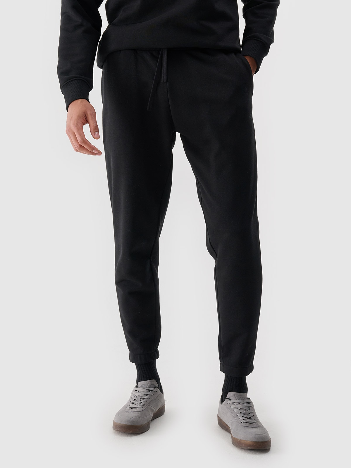 4F Spodnie dresowe joggery męskie - czarne L