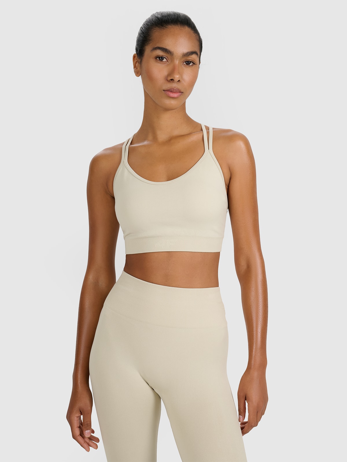 4F Biustonosz treningowy z niskim wsparciem - beżowy M/L