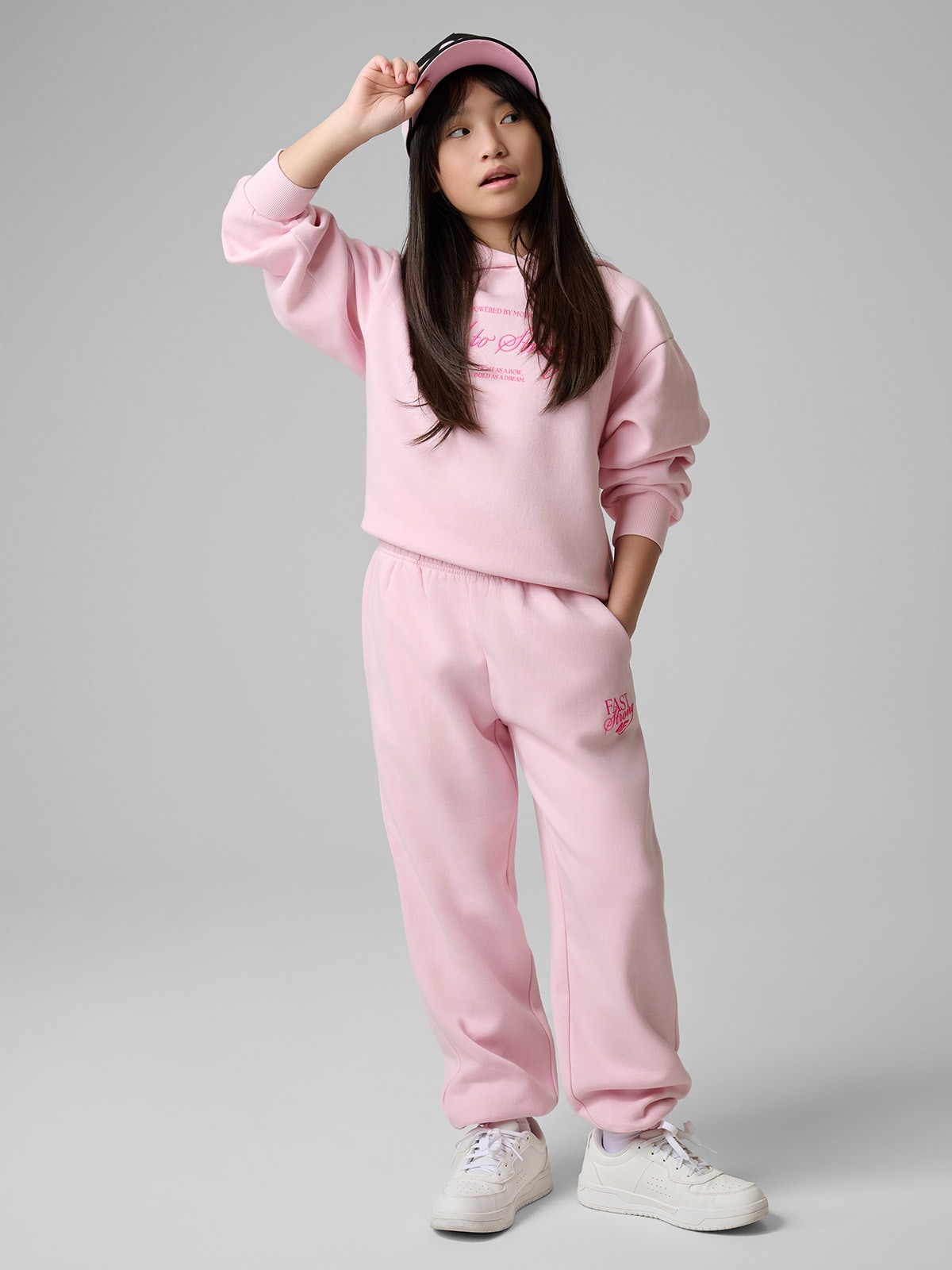 4F Spodnie dresowe joggery dziewczęce - różowe 122/128 (6-8 lat)