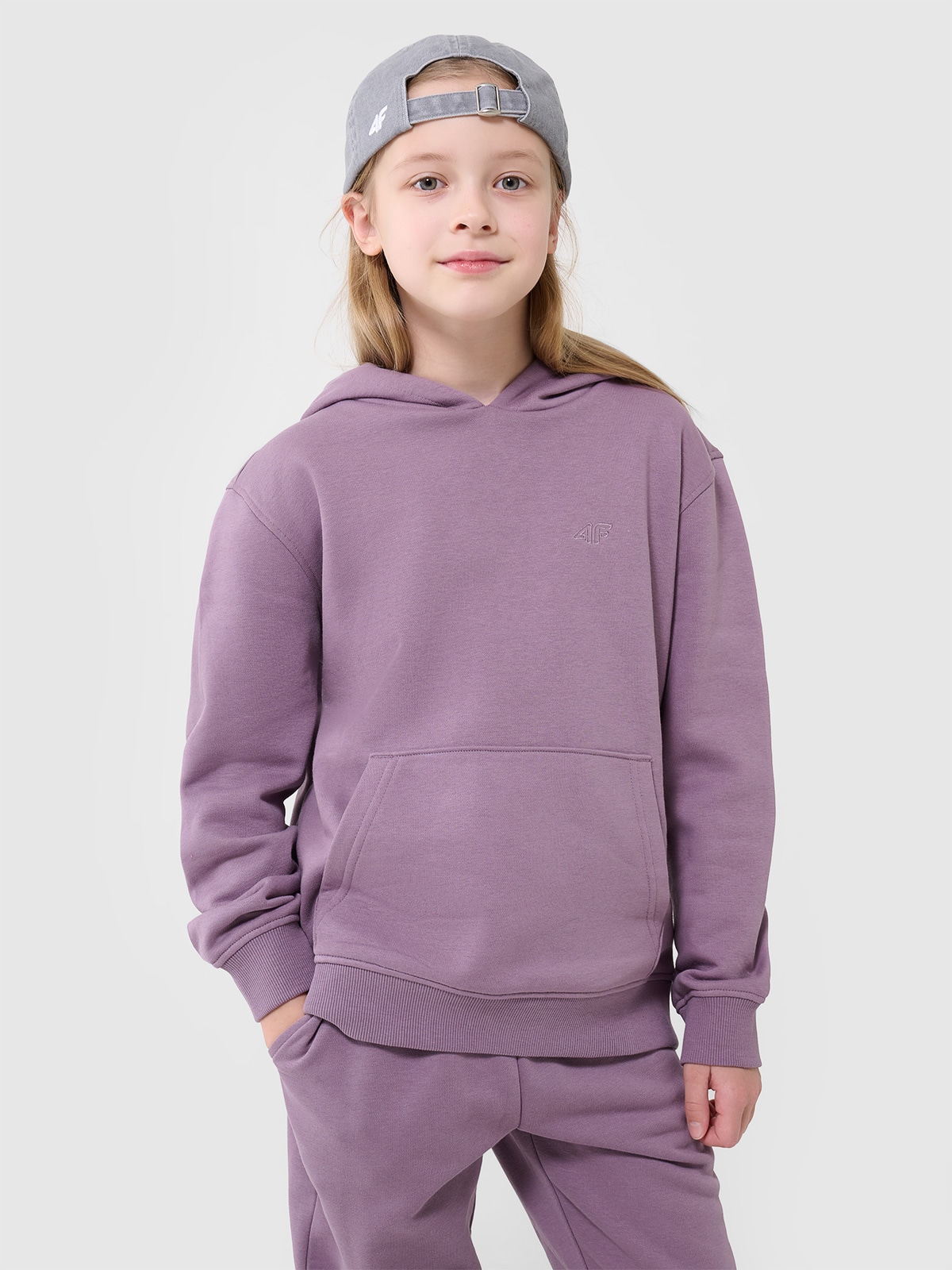 4F Bluza dresowa nierozpinana z kapturem dziewczęca - fioletowa 122 (6-7 lat)