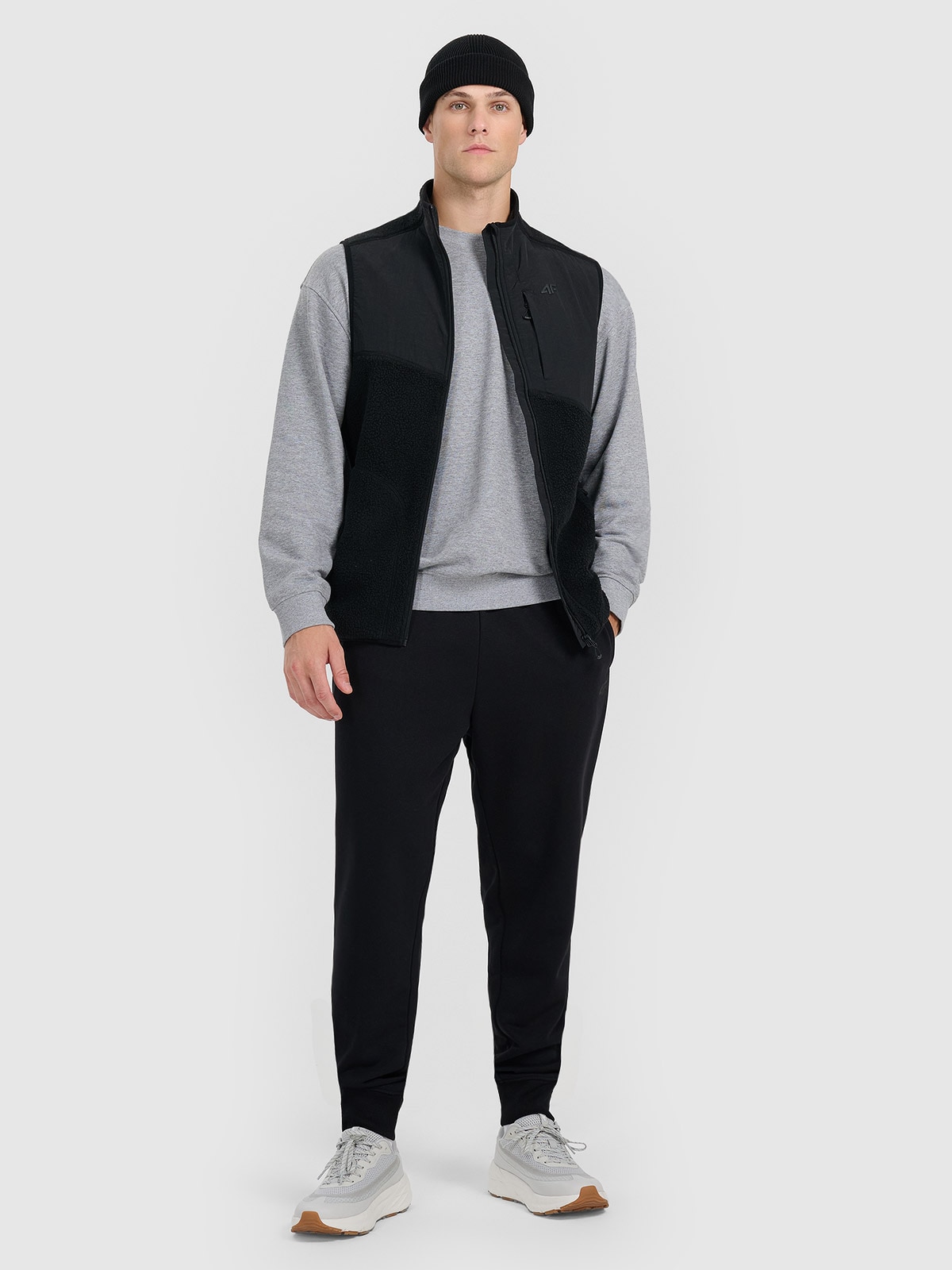 4F Spodnie dresowe joggery męskie - czarne XL