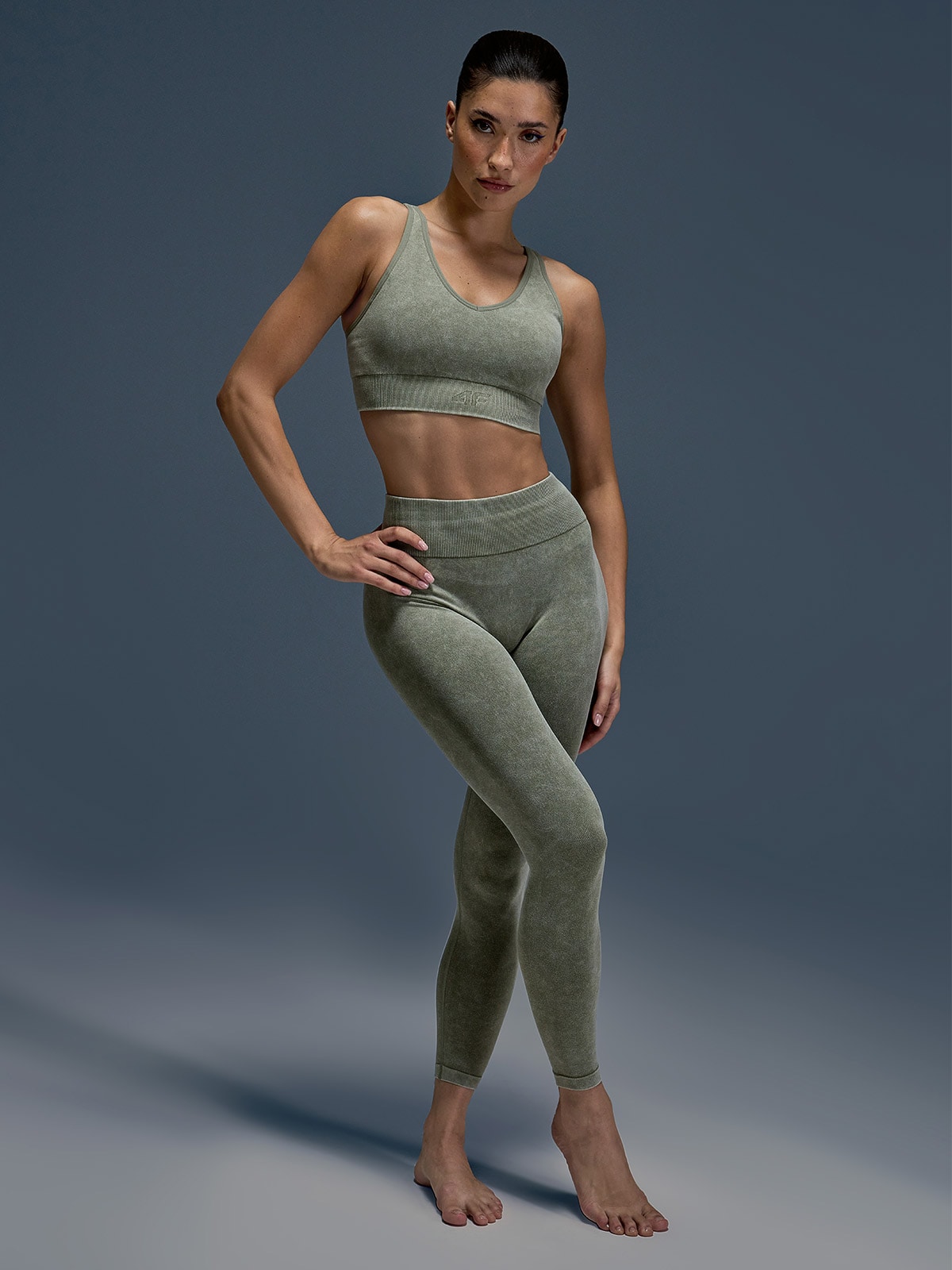 4F Legginsy do jogi i pilatesu bezszwowe damskie - zielone XS/S