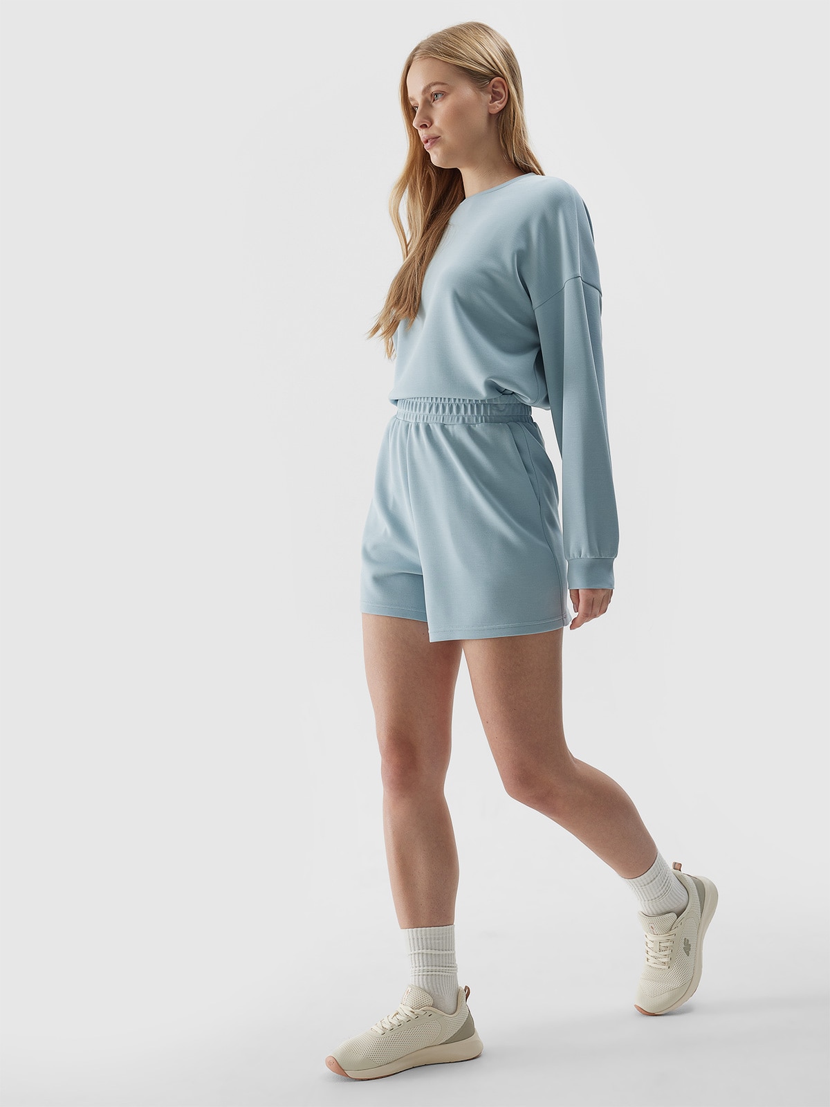 4F Spodenki dresowe z dodatkiem modalu damskie - niebieskie XS