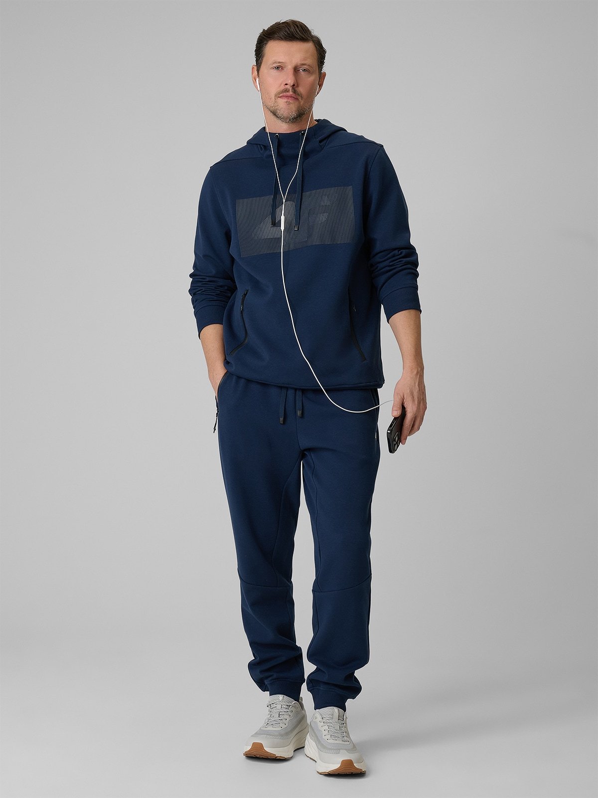 4F Spodnie dresowe joggery męskie - granatowe S