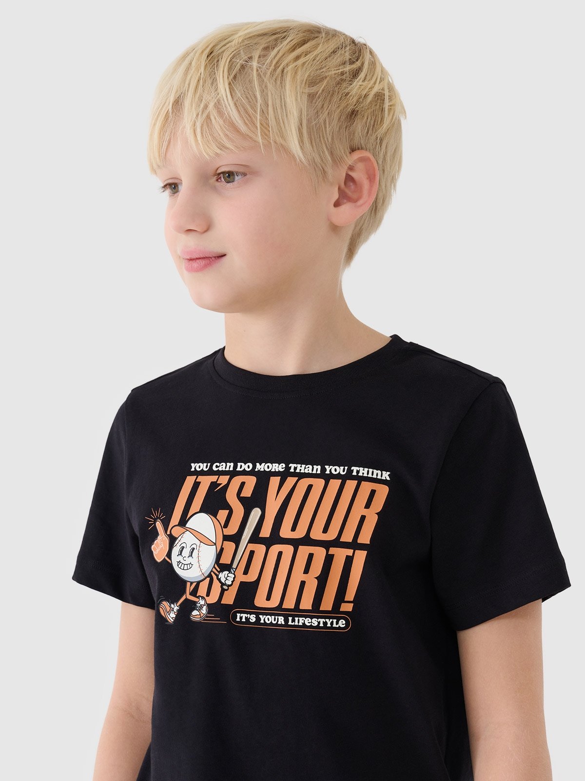 4F T-shirt regular z nadrukiem chłopięcy - czarny 128 (7-8 lat)