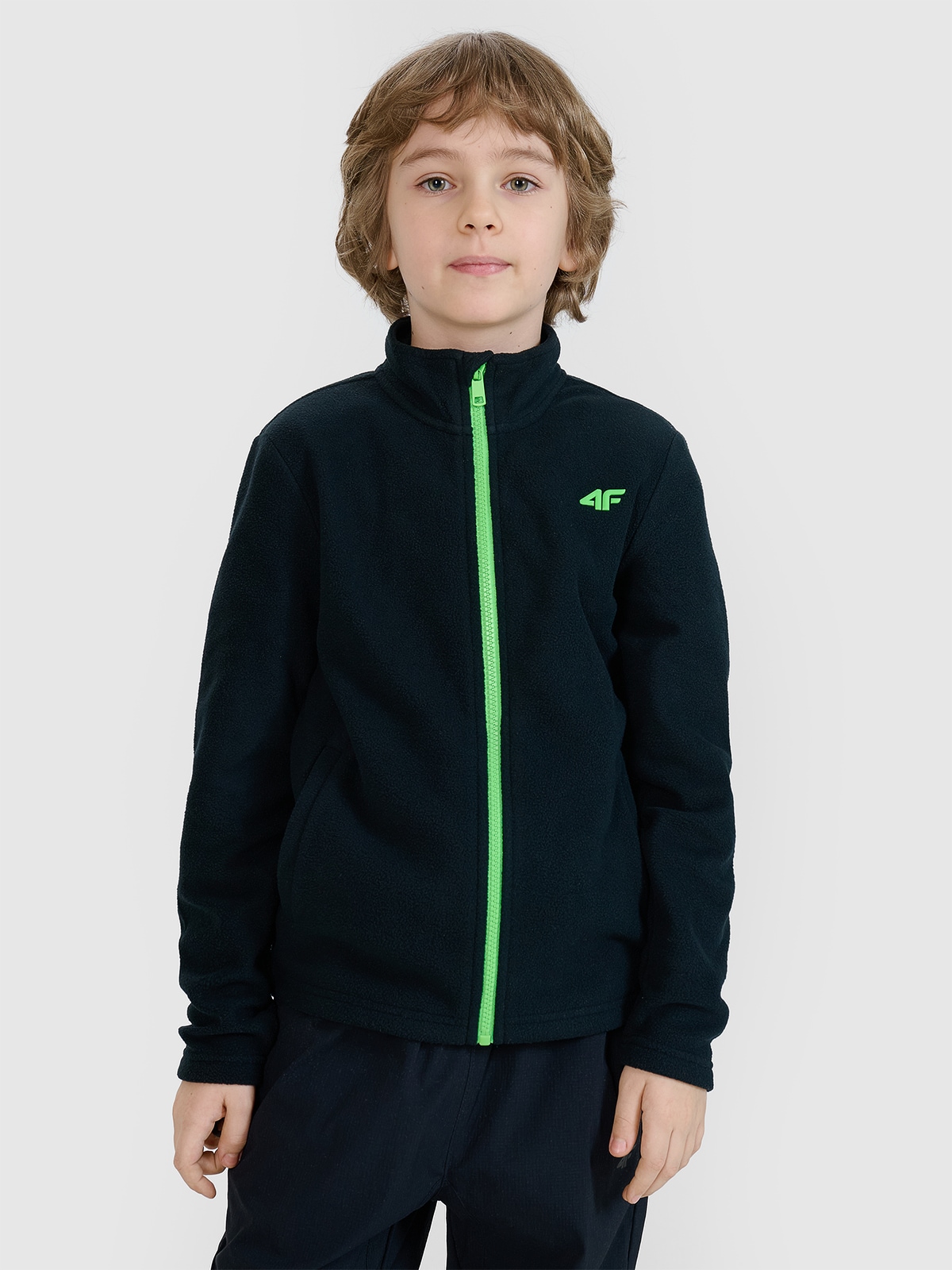 4F Polar regular ze stójką chłopięcy - czarny 128 (7-8 lat)