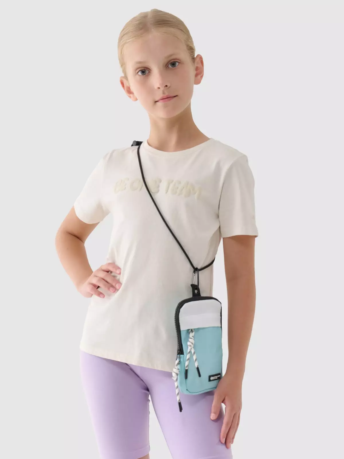 4F T-shirt z nadrukiem dziewczęcy - beżowy 128 (7-8 lat)