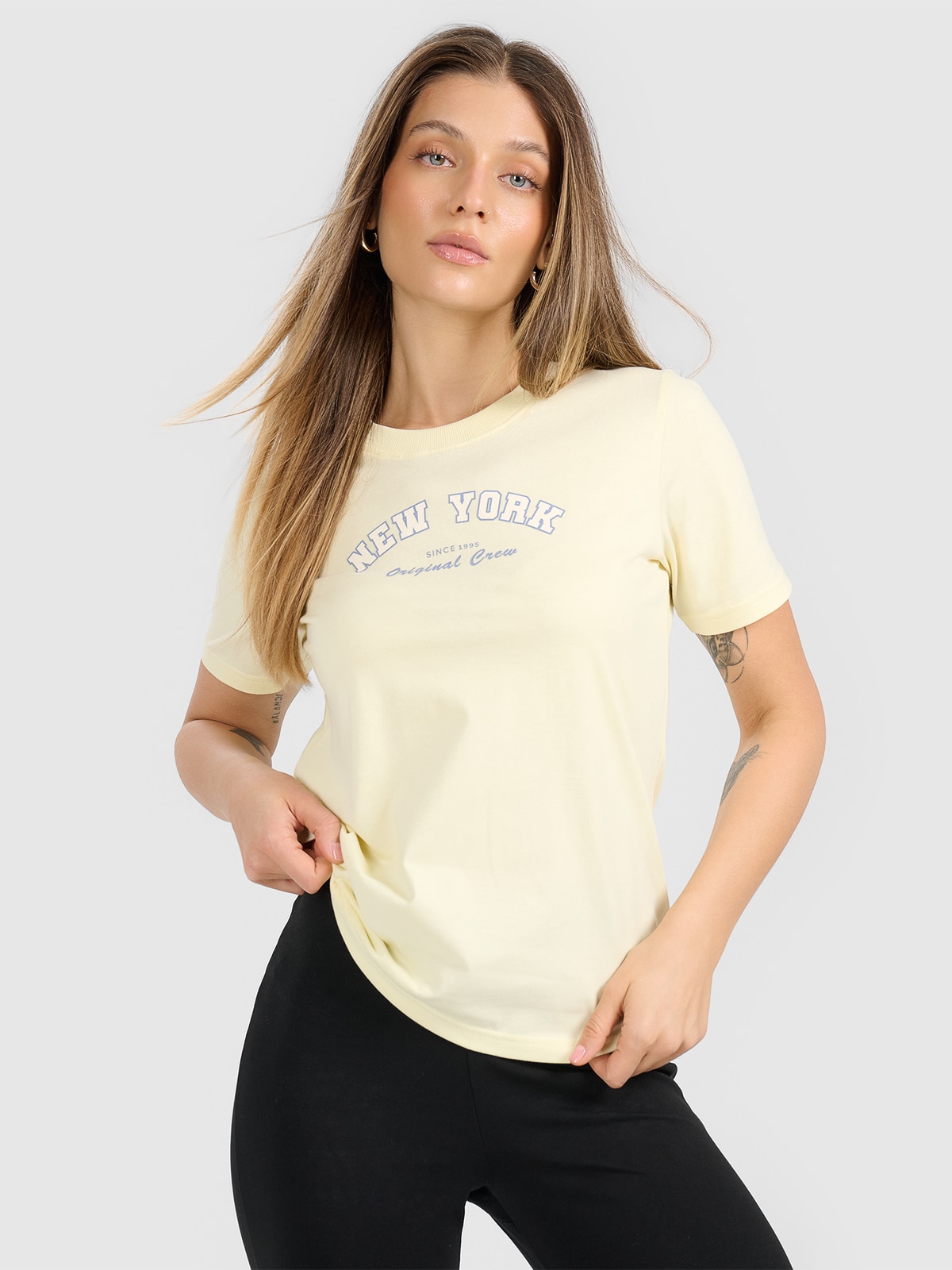 4F T-shirt regular z nadrukiem damski - żółty XS