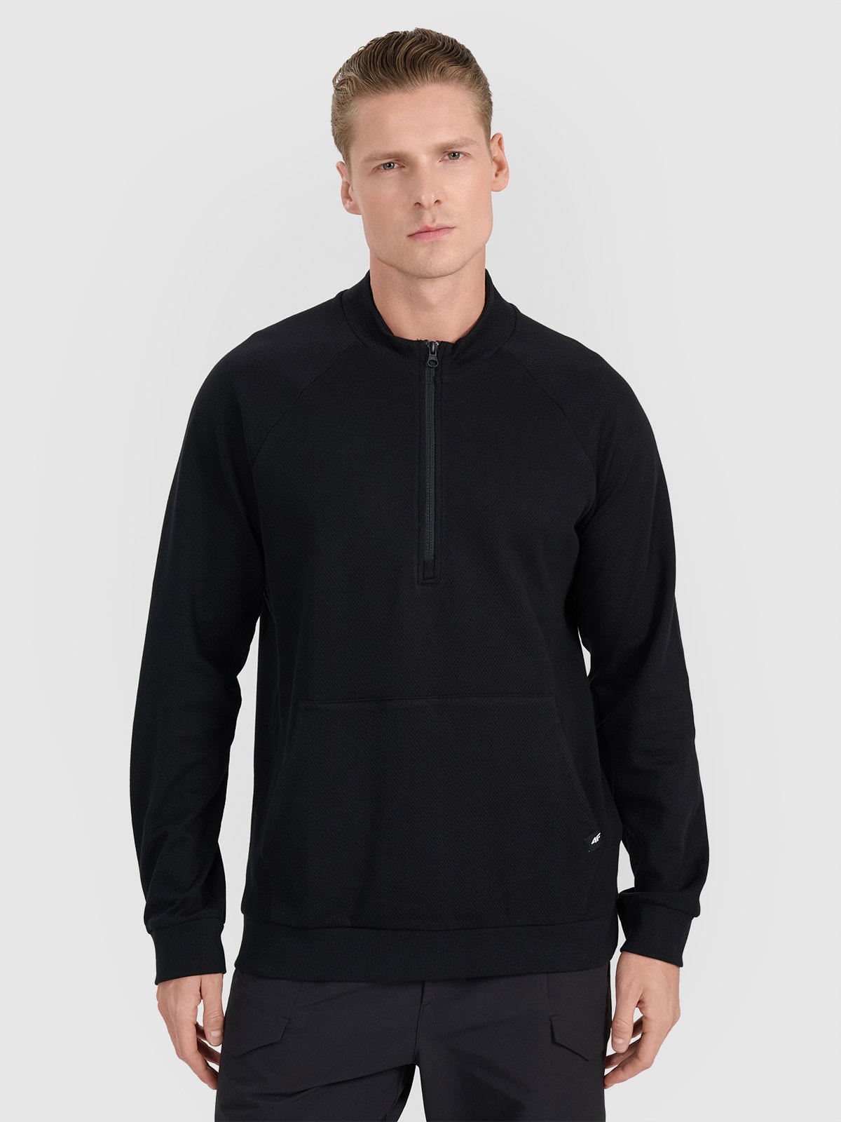 4F Bluza dresowa nierozpinana bez kaptura męska - czarna S