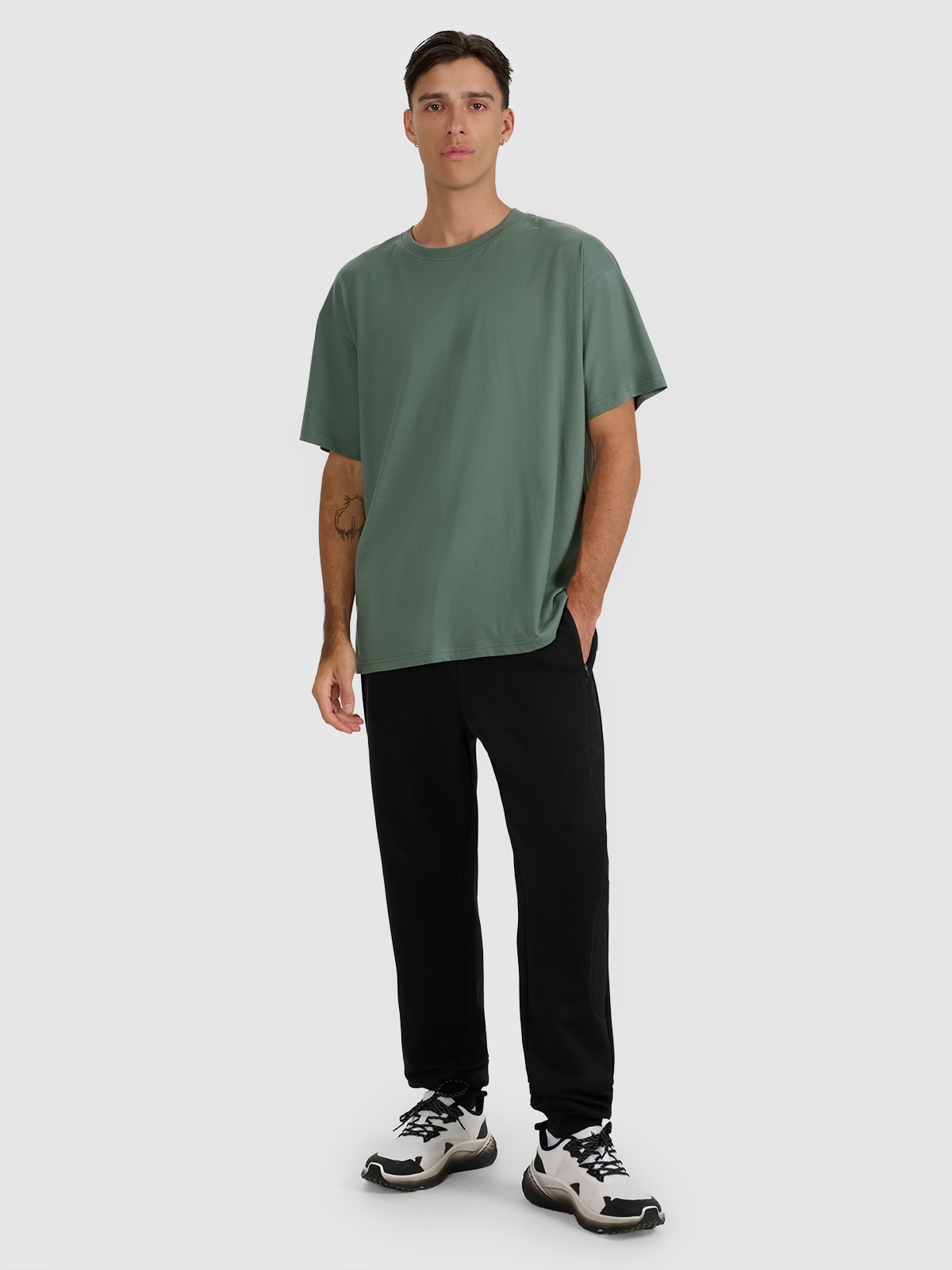 4F Spodnie dresowe joggery męskie - czarne XXL