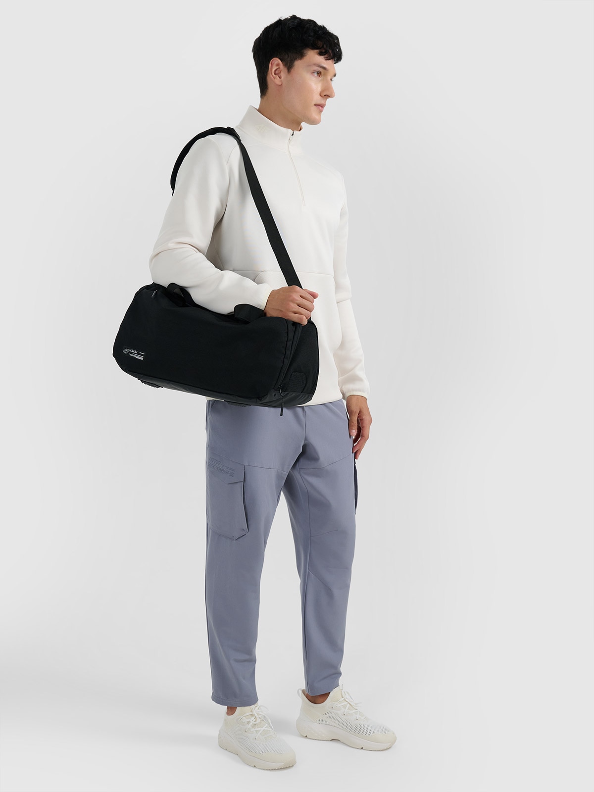 4F Torba treningowa (25 L) - czarna Uniwersalny