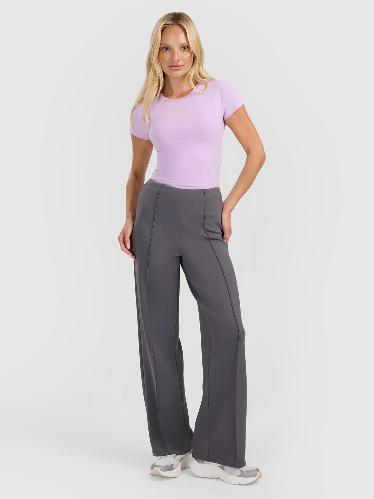 4F Spodnie dresowe z prostymi nogawkami damskie - szare S