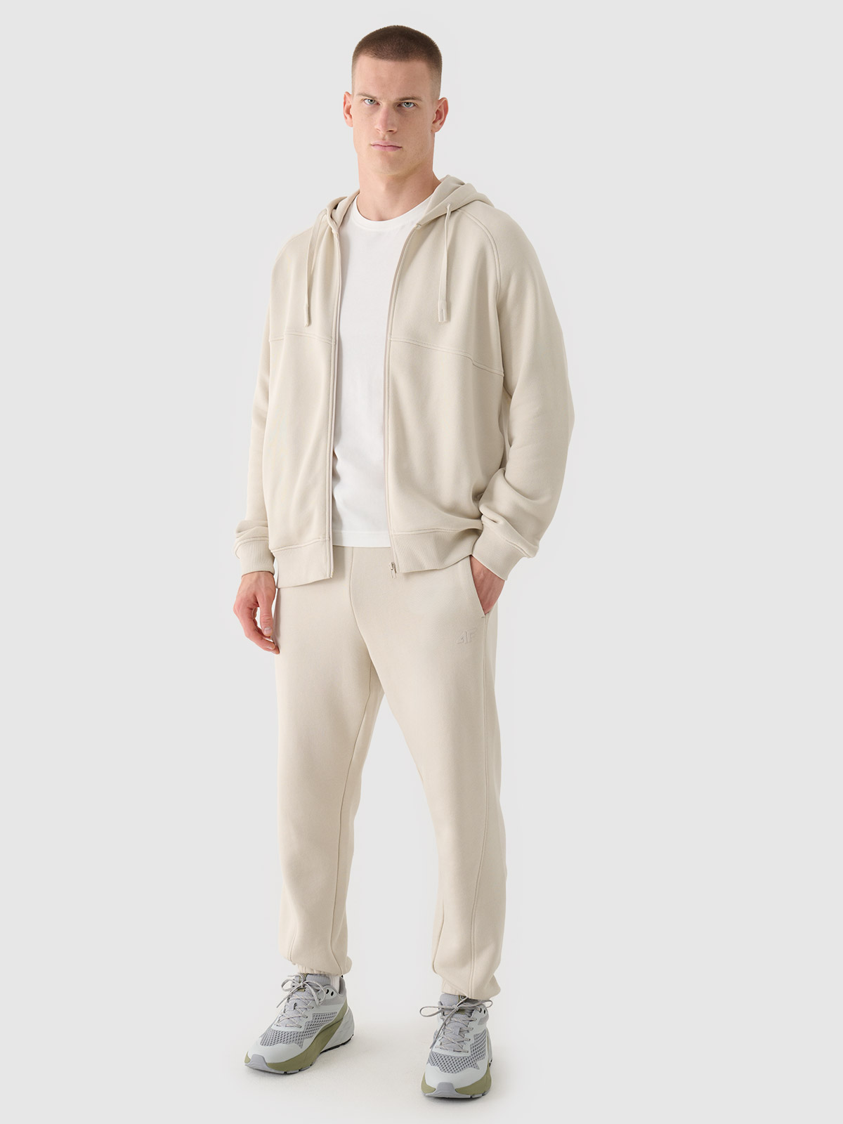 4F Spodnie dresowe joggery męskie - beżowe L