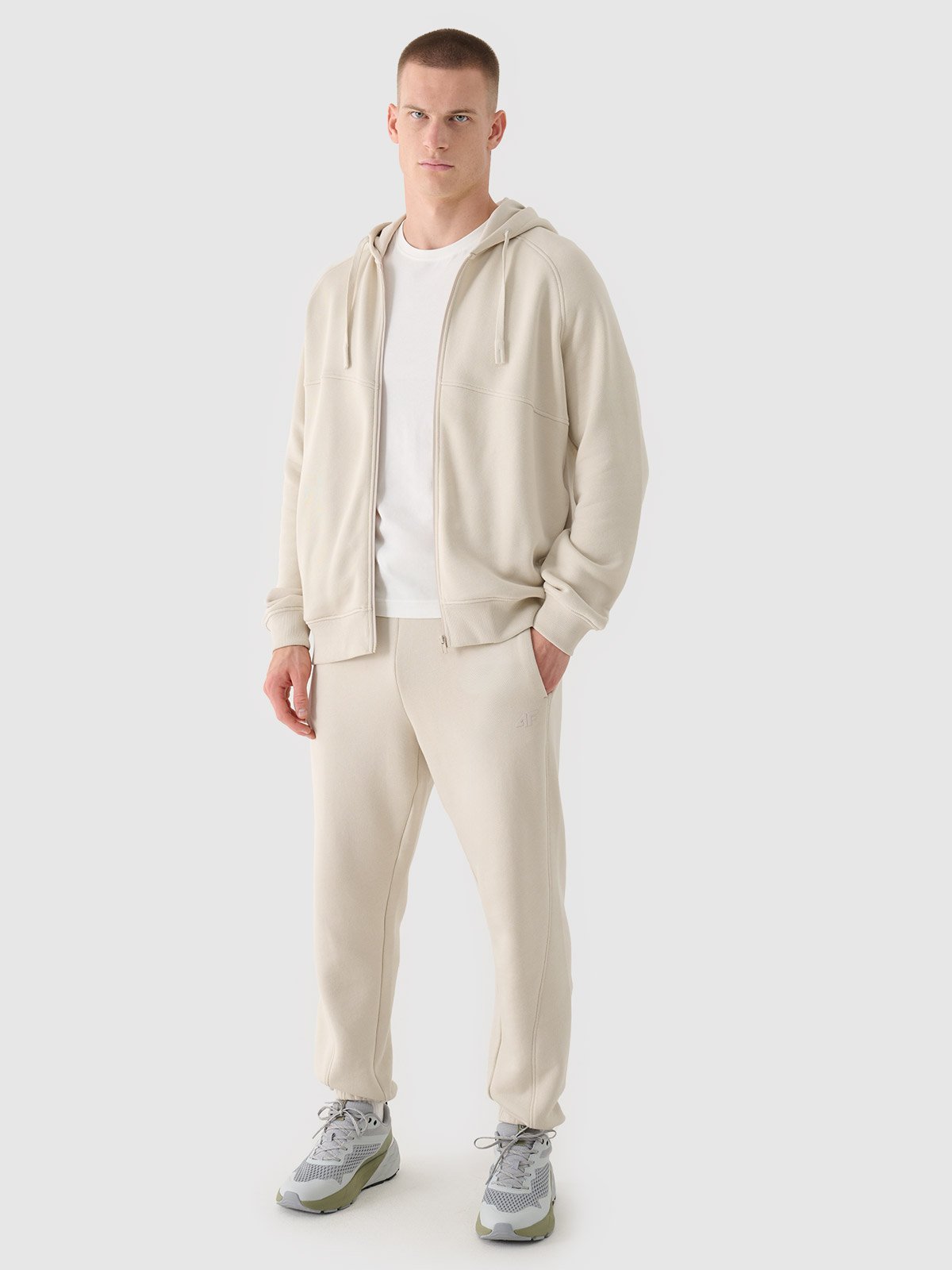 4F Spodnie dresowe joggery męskie - beżowe L