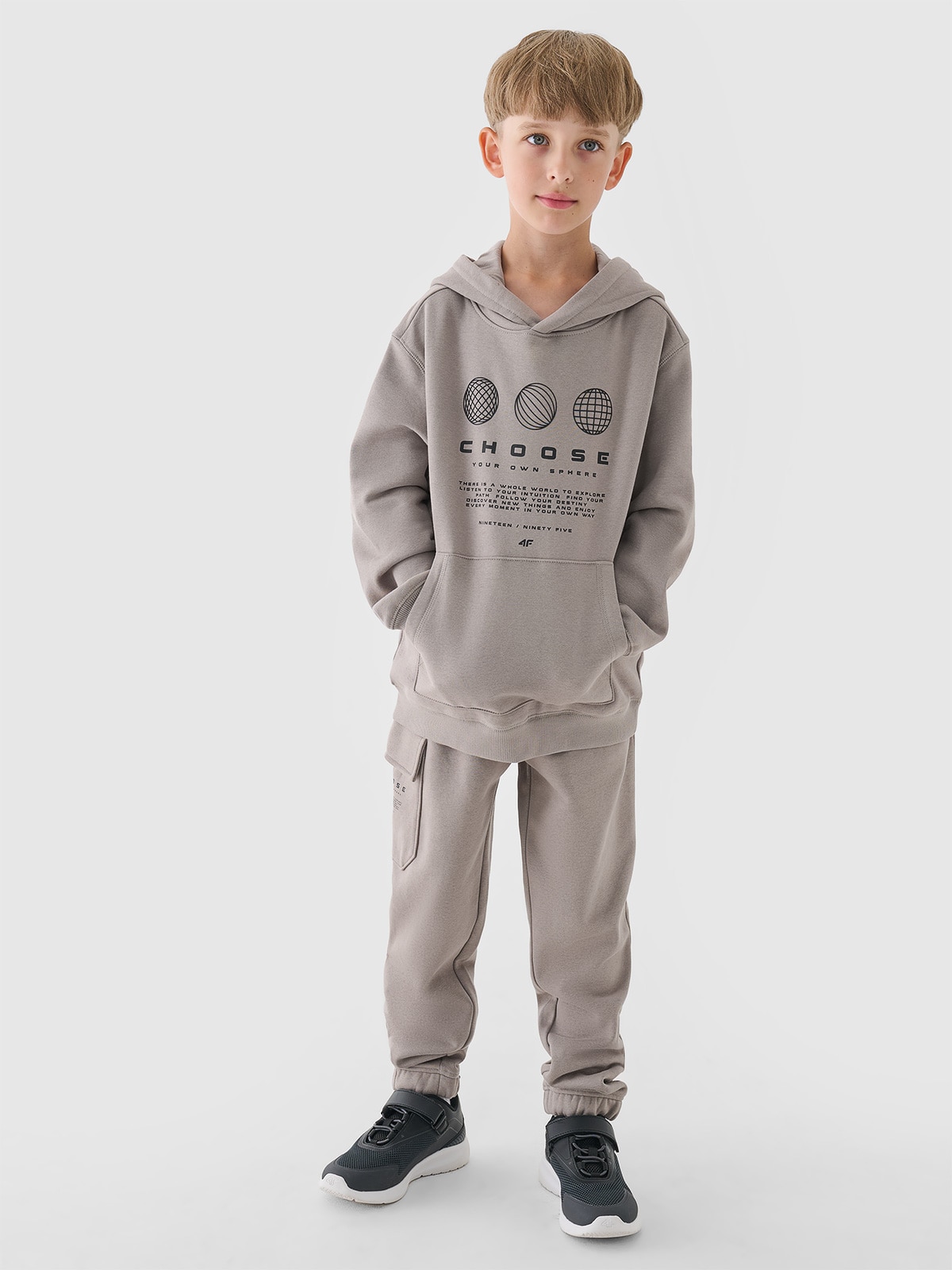 4F Bluza dresowa nierozpinana z kapturem chłopięca - szara 122 (6-7 lat)