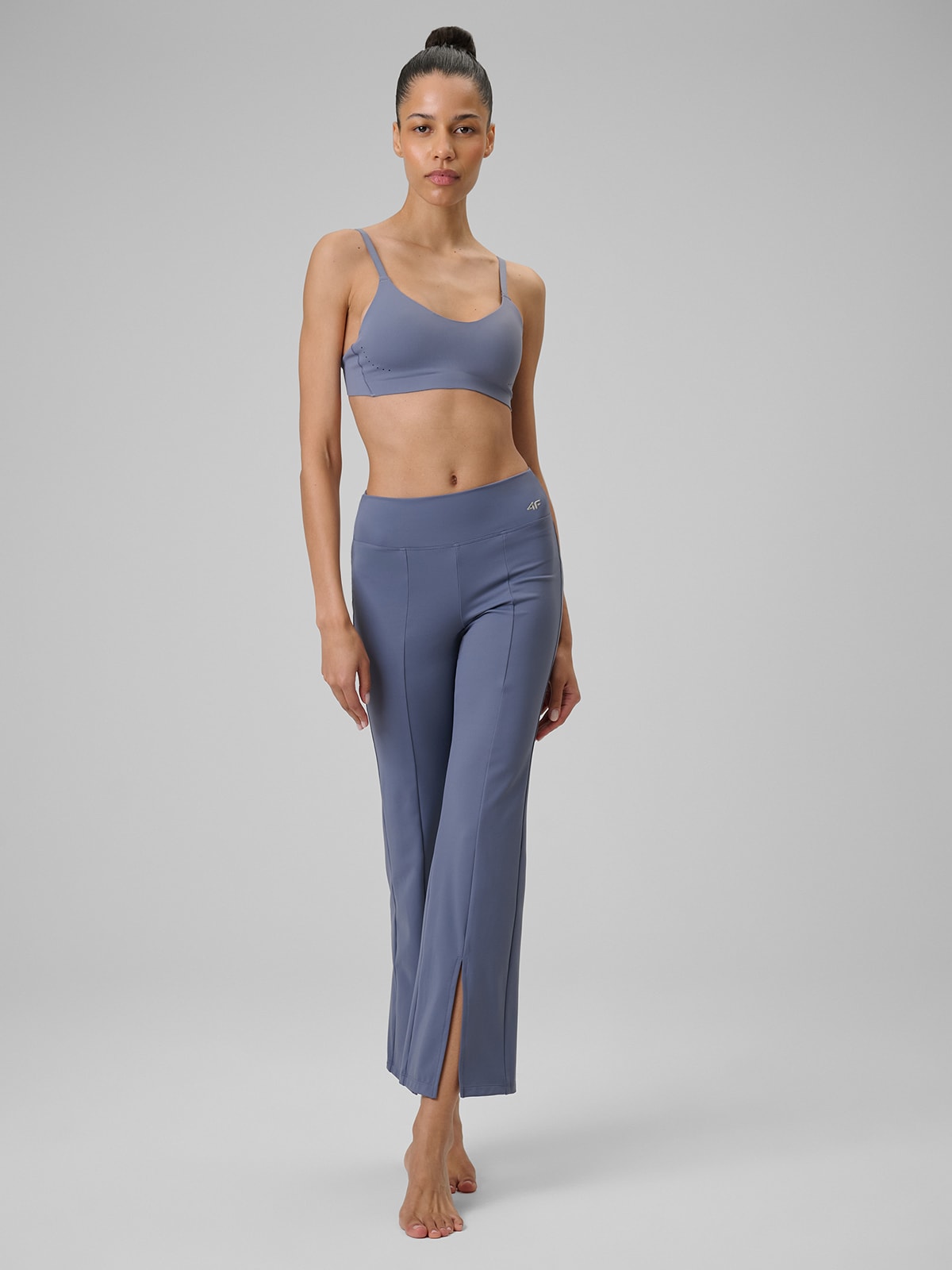 4F Spodnie do jogi z rozszerzanymi nogawkami damskie - niebieskie M