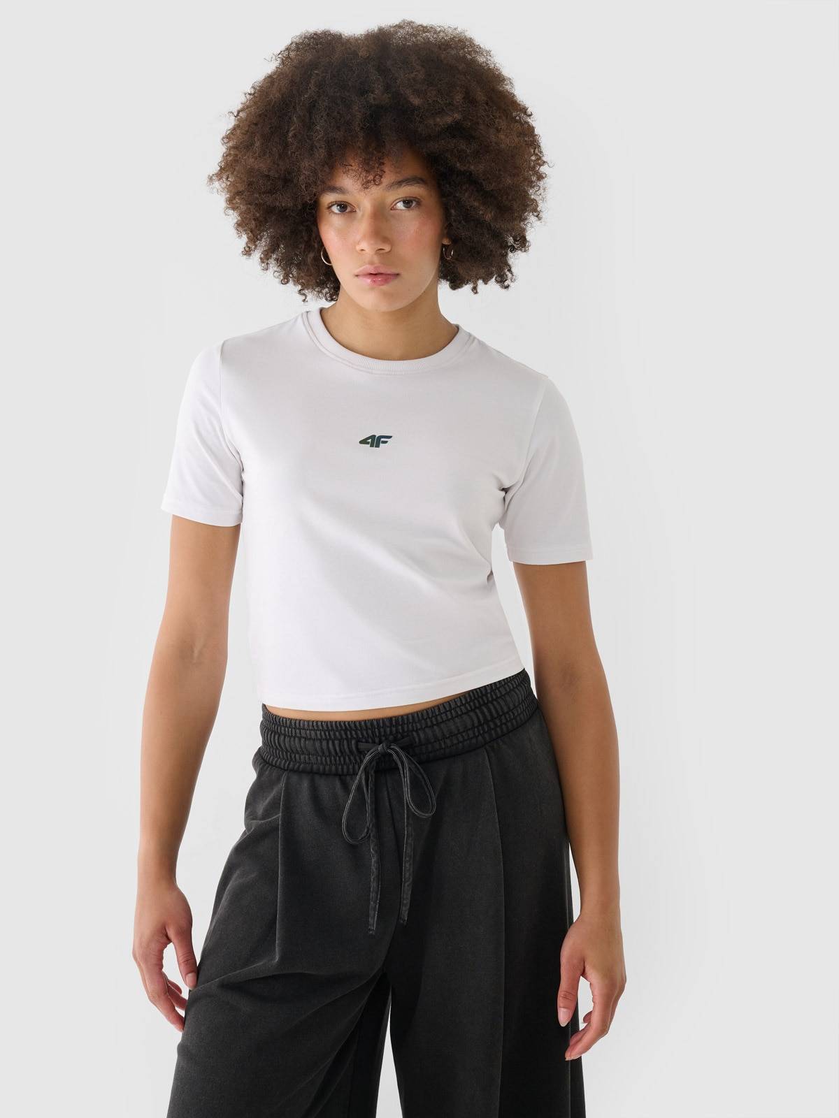 4F T-shirt slim cropped damski - biały M