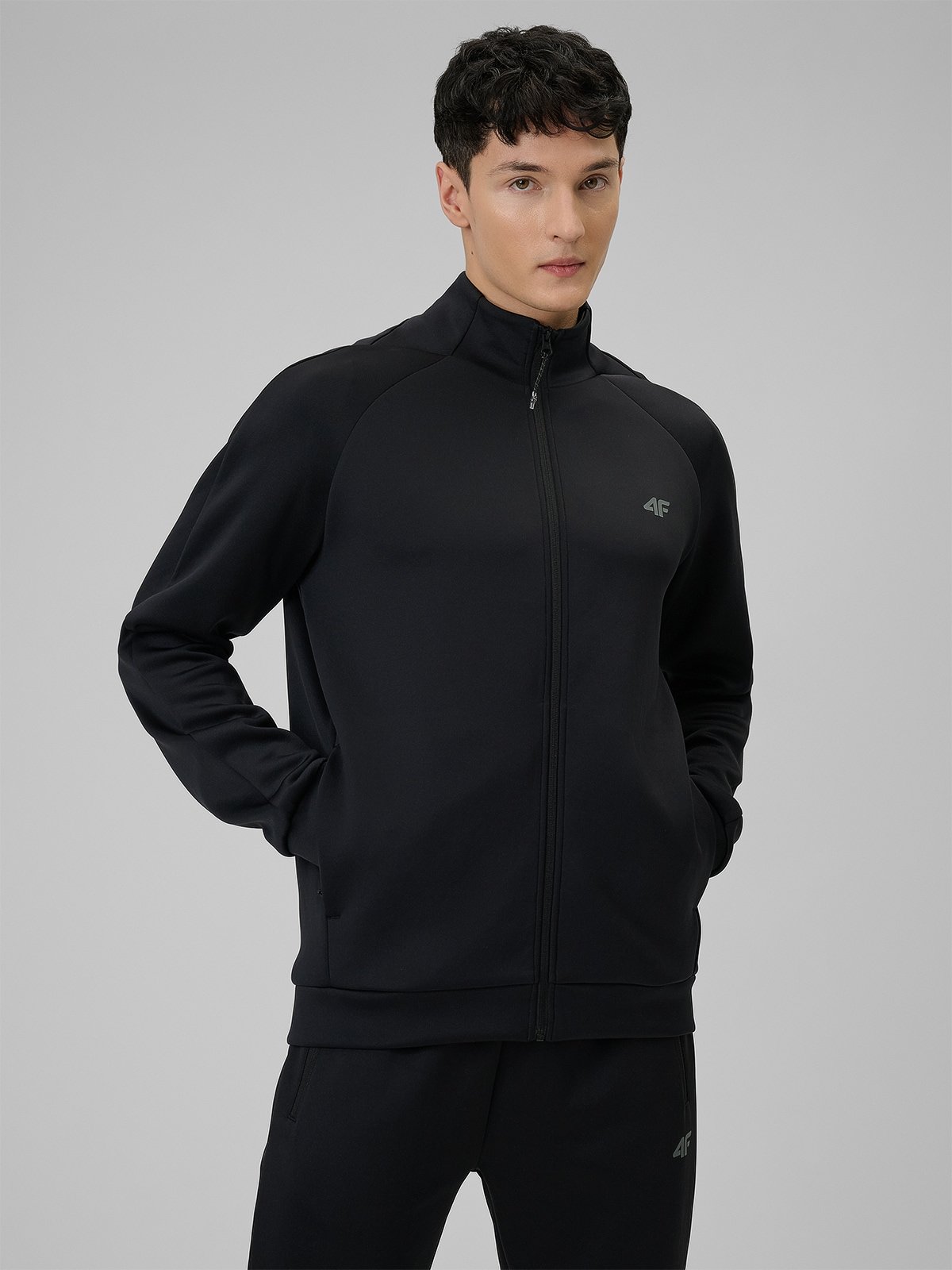 4F Bluza treningowa regular bez kaptura męska - czarna M