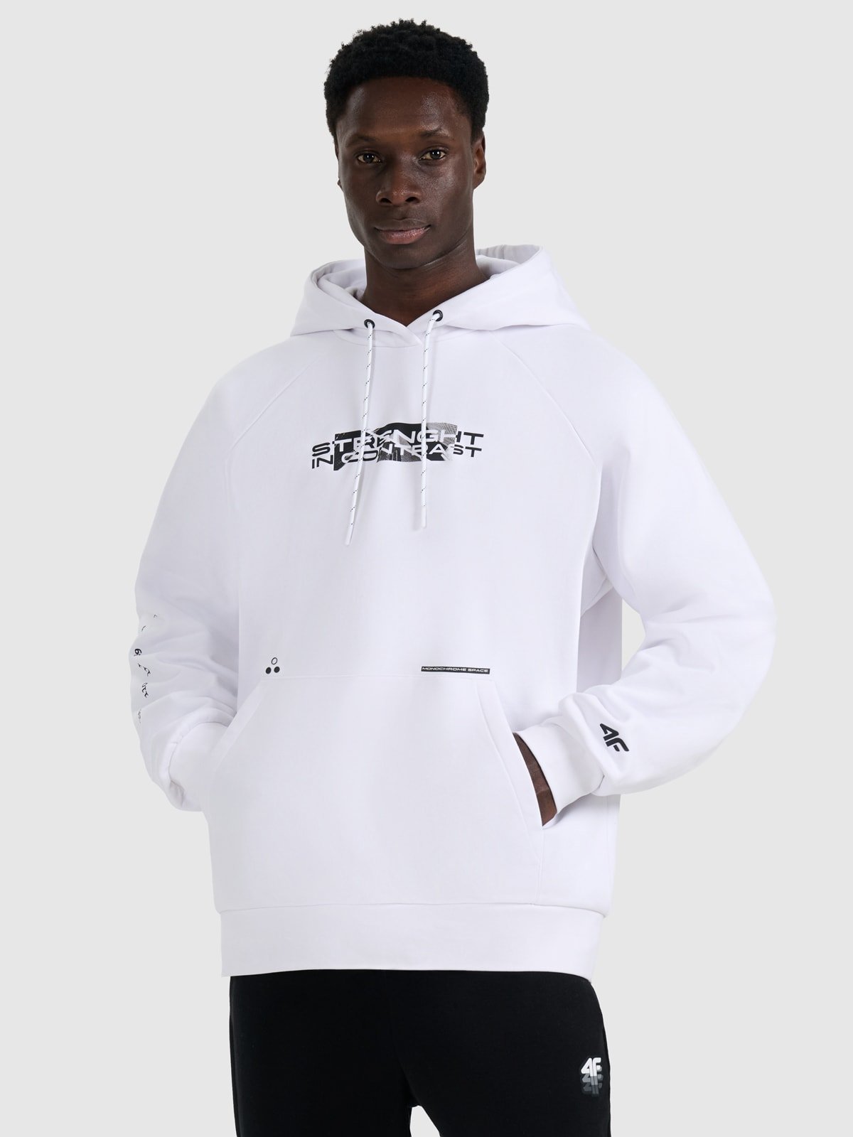 4F Bluza dresowa nierozpinana z kapturem męska - biała XL