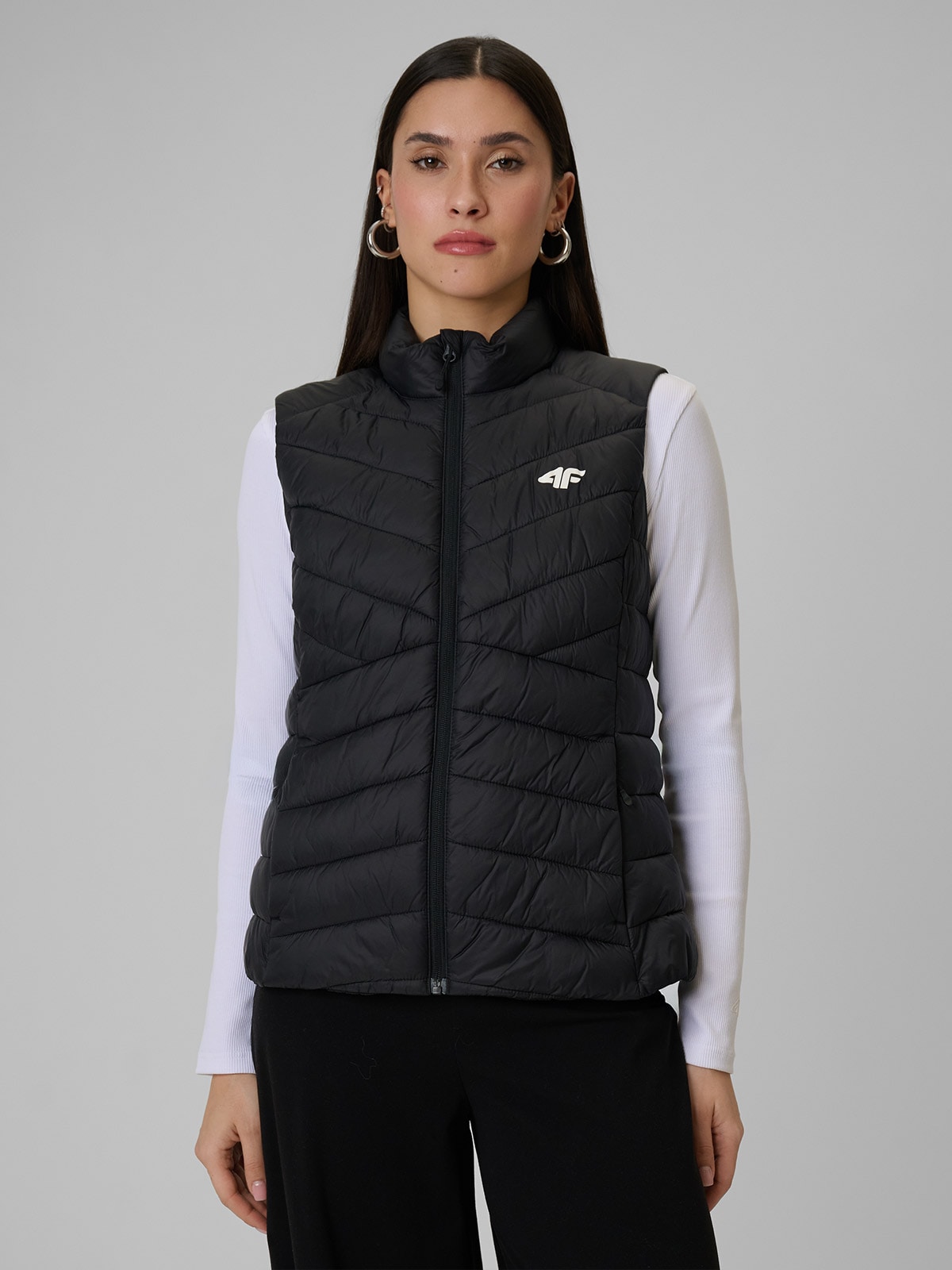 4F Bezrękawnik z wypełnieniem syntetycznym damski - czarny L