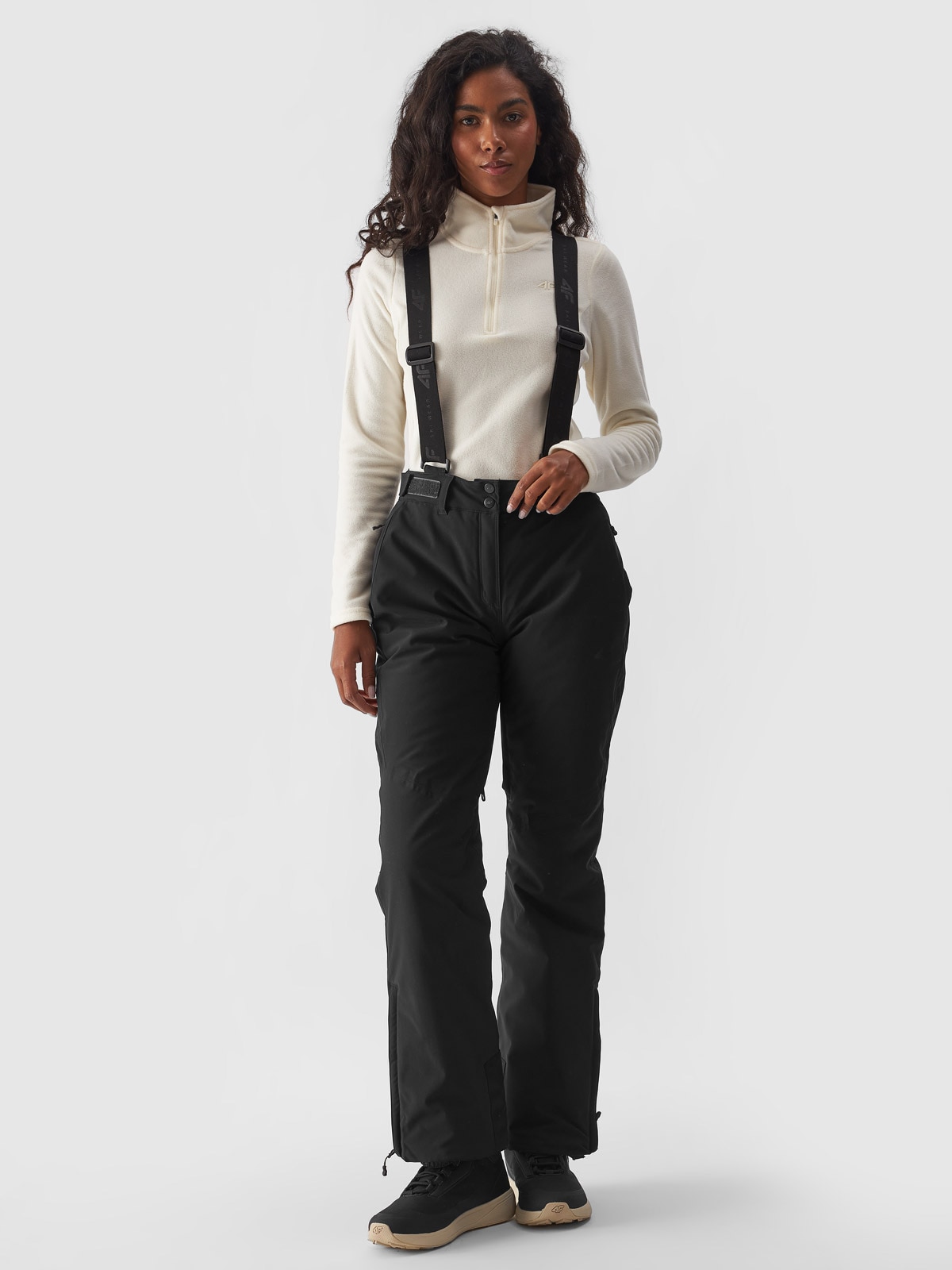 4F Spodnie narciarskie z szelkami membrana 10000 damskie - czarne M