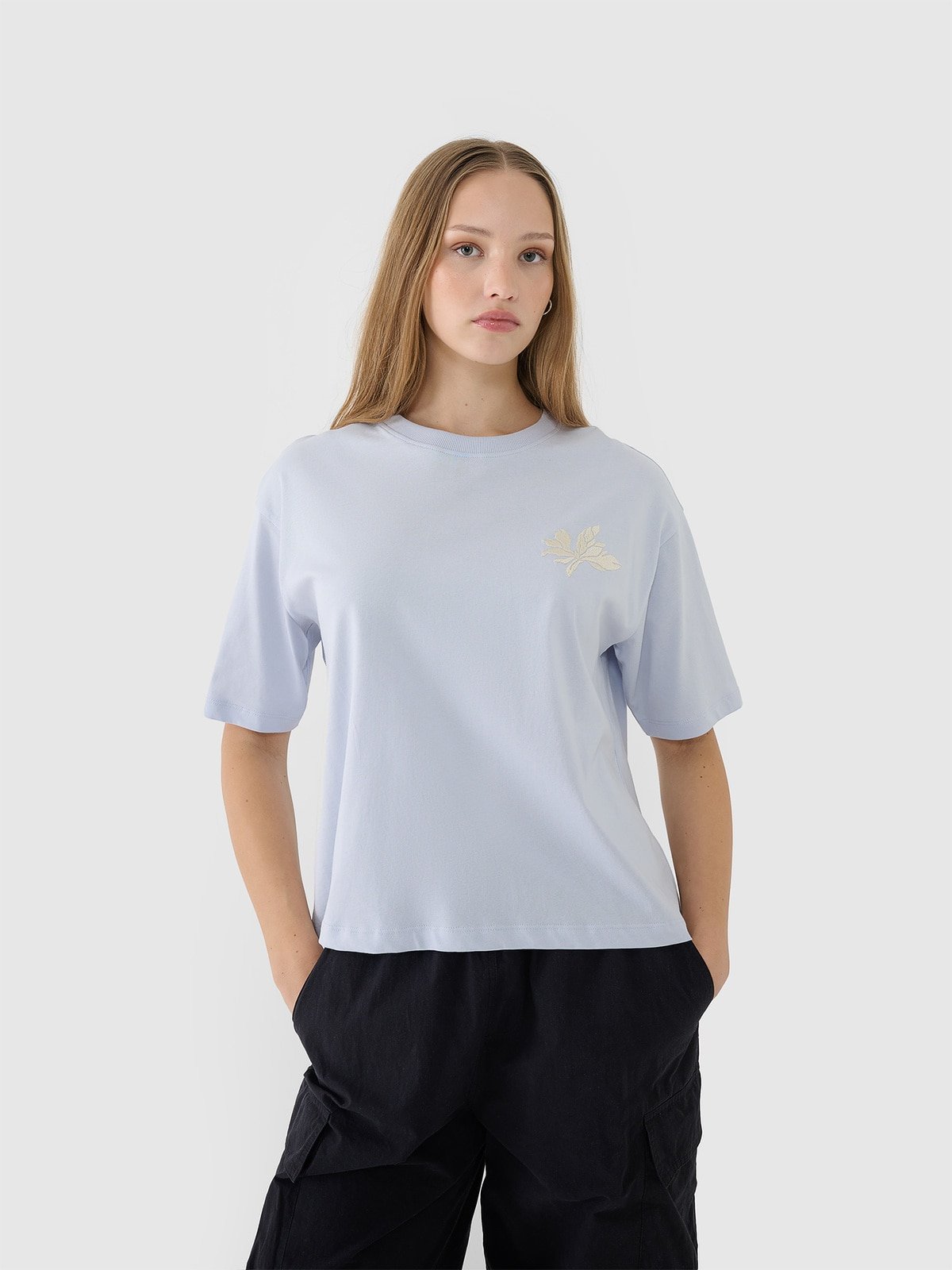 4F T-shirt oversize z nadrukiem damski - niebieski XS