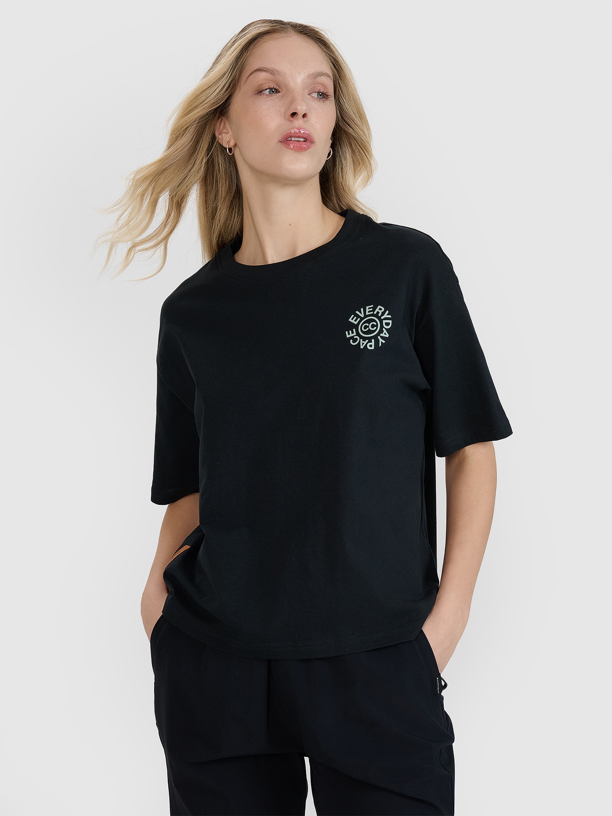 4F T-shirt oversize z nadrukiem damski - czarny XL