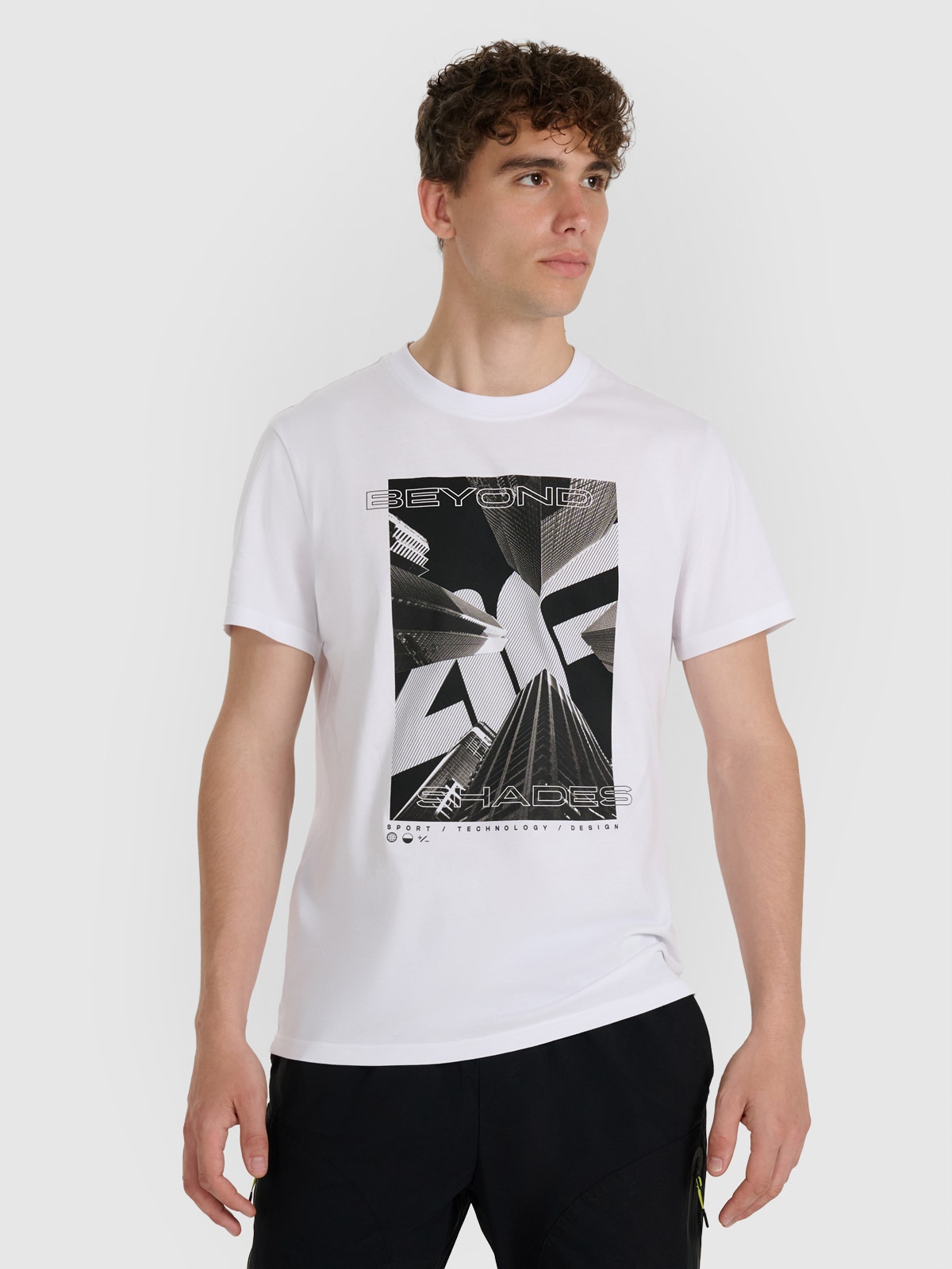 4F T-shirt regular z nadrukiem męski - biały M