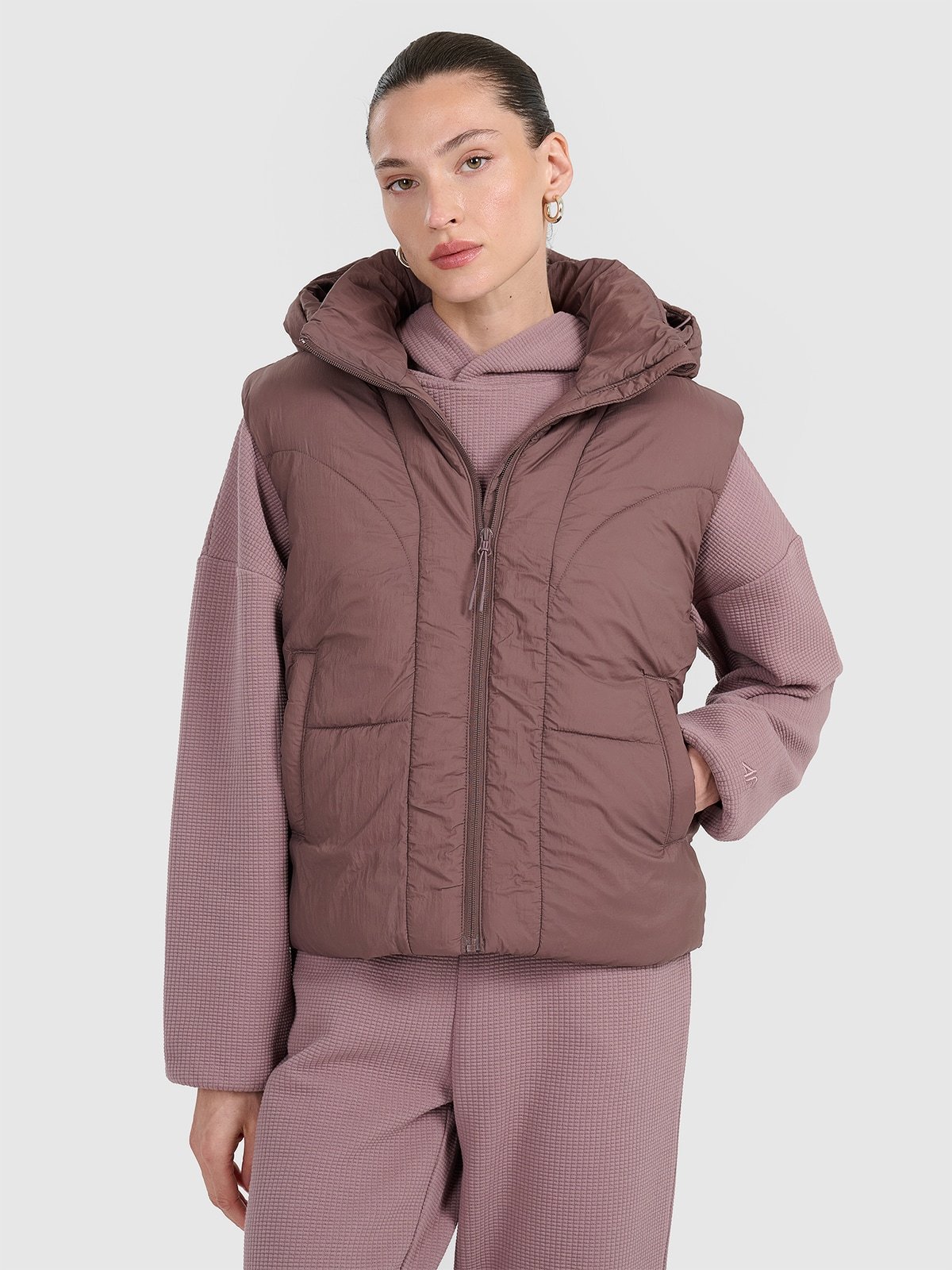 4F Bezrękawnik puchowy z wypełnieniem syntetycznym damski - brązowy XL