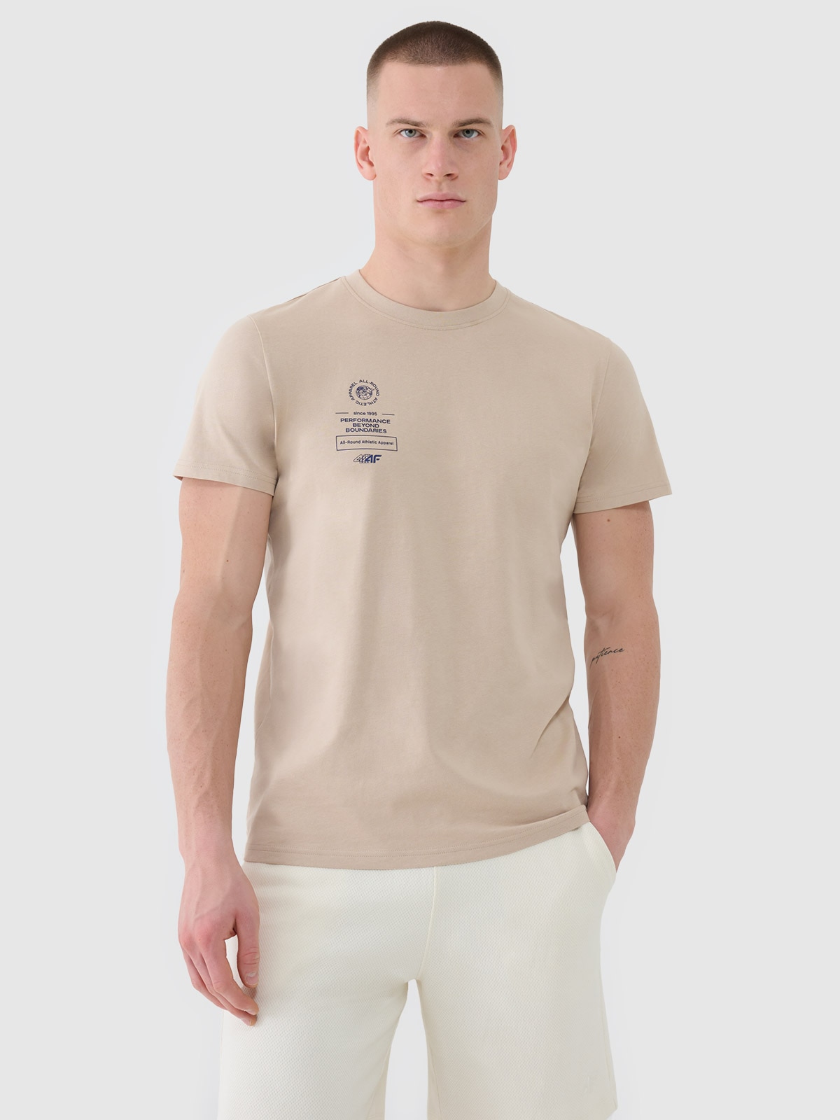 4F T-shirt regular z nadrukiem męski - beżowy XXL