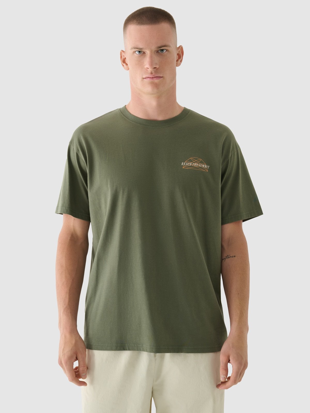 4F T-shirt oversize z nadrukiem męski - khaki S