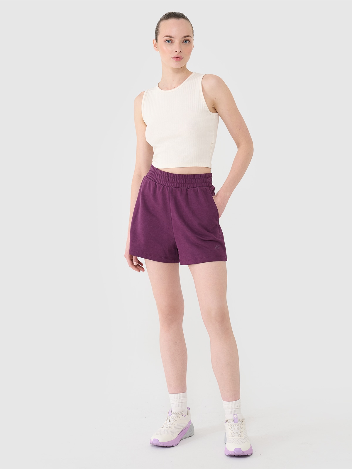 4F Spodenki dresowe damskie - fioletowe XS