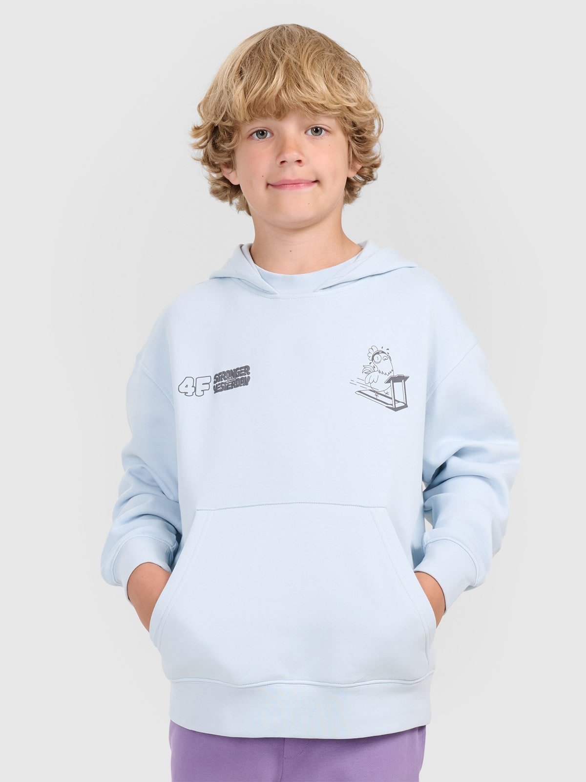 4F Bluza dresowa nierozpinana z kapturem chłopięca - niebieska 122 (6-7 lat)